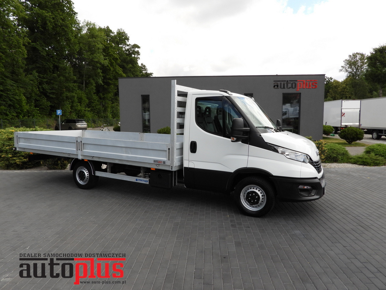 IVECO DAILY 35S16 STAKE BODY 10 PALLETS CRUISE CONTROL AIR CONDITIONING 160HP - Dodávka valník: obrázek 1 IVECO DAILY 35S16 STAKE BODY 10 PALLETS CRUISE CONTROL AIR CONDITIONING 160HP - Dodávka valník: obrázek 1