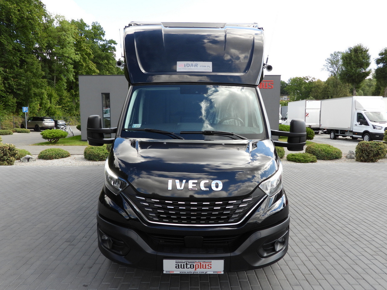 IVECO DAILY 35S18 BOX LIFT 8 PALLETS WEBASTO CRUISE CONTROL NAVIGATION LED LIGHTS PNEUMATICS AIR CONDITIONING 180HP - Dodávka skřín: obrázek 5 IVECO DAILY 35S18 BOX LIFT 8 PALLETS WEBASTO CRUISE CONTROL NAVIGATION LED LIGHTS PNEUMATICS AIR CONDITIONING 180HP - Dodávka skřín: obrázek 5