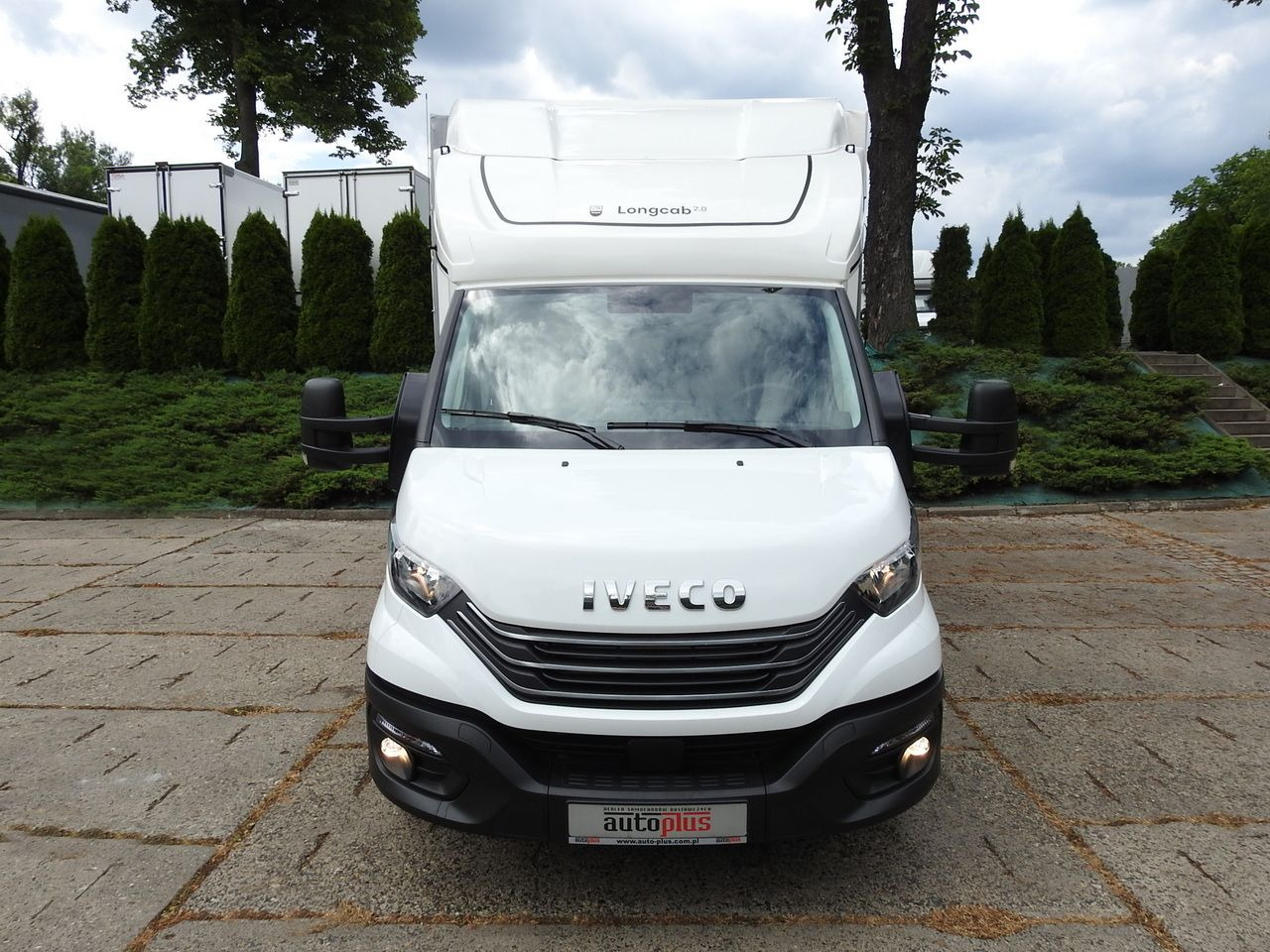 IVECO DAILY 35S18 NEW TARPAULIN WEBASTO CRUISE CONTROL AIR CONDITIONING 180HP - Plachtová dodávka: obrázek 5 IVECO DAILY 35S18 NEW TARPAULIN WEBASTO CRUISE CONTROL AIR CONDITIONING 180HP - Plachtová dodávka: obrázek 5