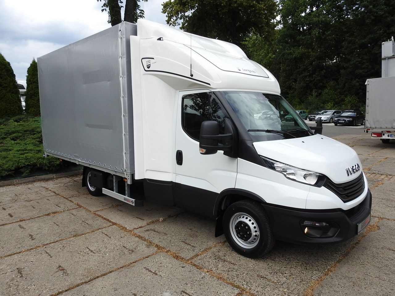 IVECO DAILY 35S18 NEW TARPAULIN WEBASTO CRUISE CONTROL AIR CONDITIONING 180HP - Plachtová dodávka: obrázek 4 IVECO DAILY 35S18 NEW TARPAULIN WEBASTO CRUISE CONTROL AIR CONDITIONING 180HP - Plachtová dodávka: obrázek 4
