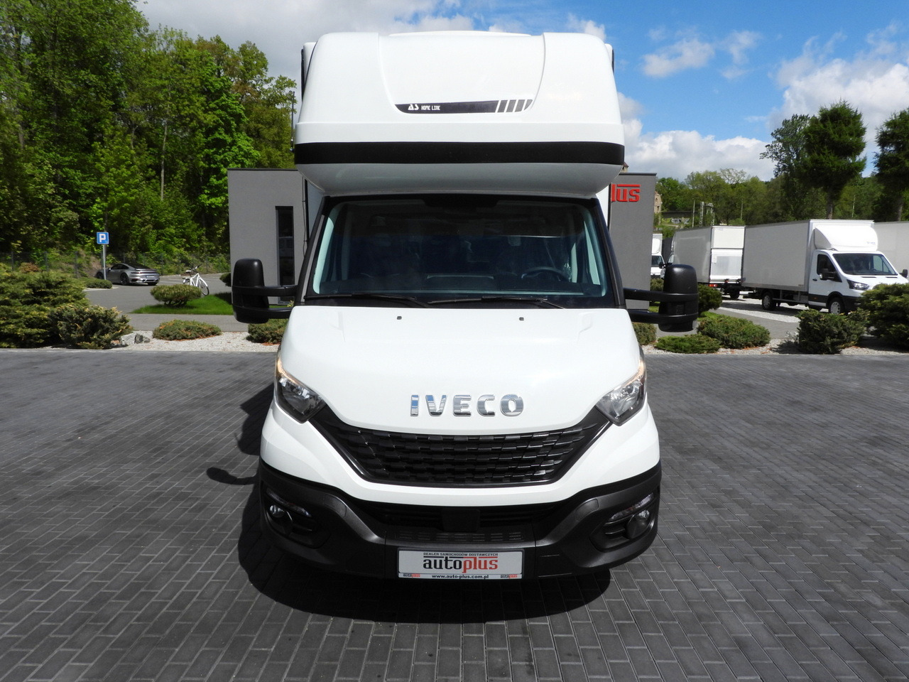 IVECO DAILY 35S18 TARPAULIN 10 PALLETS WEBASTO CRUISE CONTROL AIR CONDITIONING 180HP - Plachtová dodávka: obrázek 5 IVECO DAILY 35S18 TARPAULIN 10 PALLETS WEBASTO CRUISE CONTROL AIR CONDITIONING 180HP - Plachtová dodávka: obrázek 5