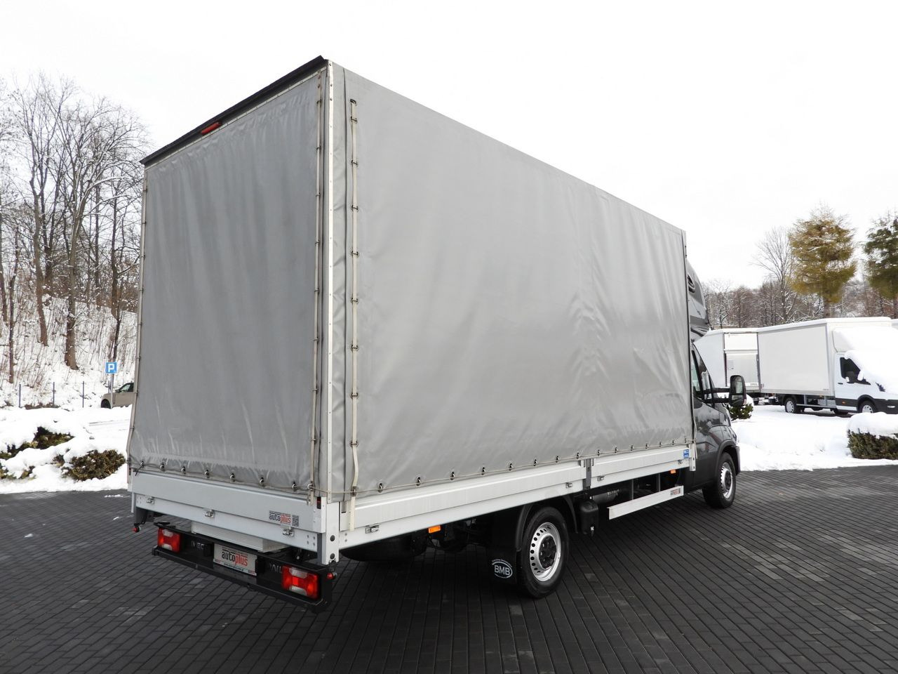 IVECO DAILY 35S18 TARPAULIN 10 PALLETS WEBASTO CRUISE CONTROL LED LIGHTS PNEUMATICS AIR CONDITIONING 180HP - Plachtová dodávka: obrázek 3 IVECO DAILY 35S18 TARPAULIN 10 PALLETS WEBASTO CRUISE CONTROL LED LIGHTS PNEUMATICS AIR CONDITIONING 180HP - Plachtová dodávka: obrázek 3