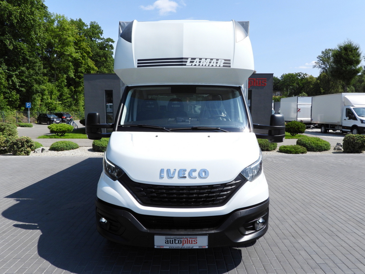IVECO DAILY 35S18 TARPAULIN 10 PALLETS WEBASTO CRUISE CONTROL LED LIGHTS PNEUMATICS AIR CONDITIONING 180HP - Plachtová dodávka: obrázek 5 IVECO DAILY 35S18 TARPAULIN 10 PALLETS WEBASTO CRUISE CONTROL LED LIGHTS PNEUMATICS AIR CONDITIONING 180HP - Plachtová dodávka: obrázek 5