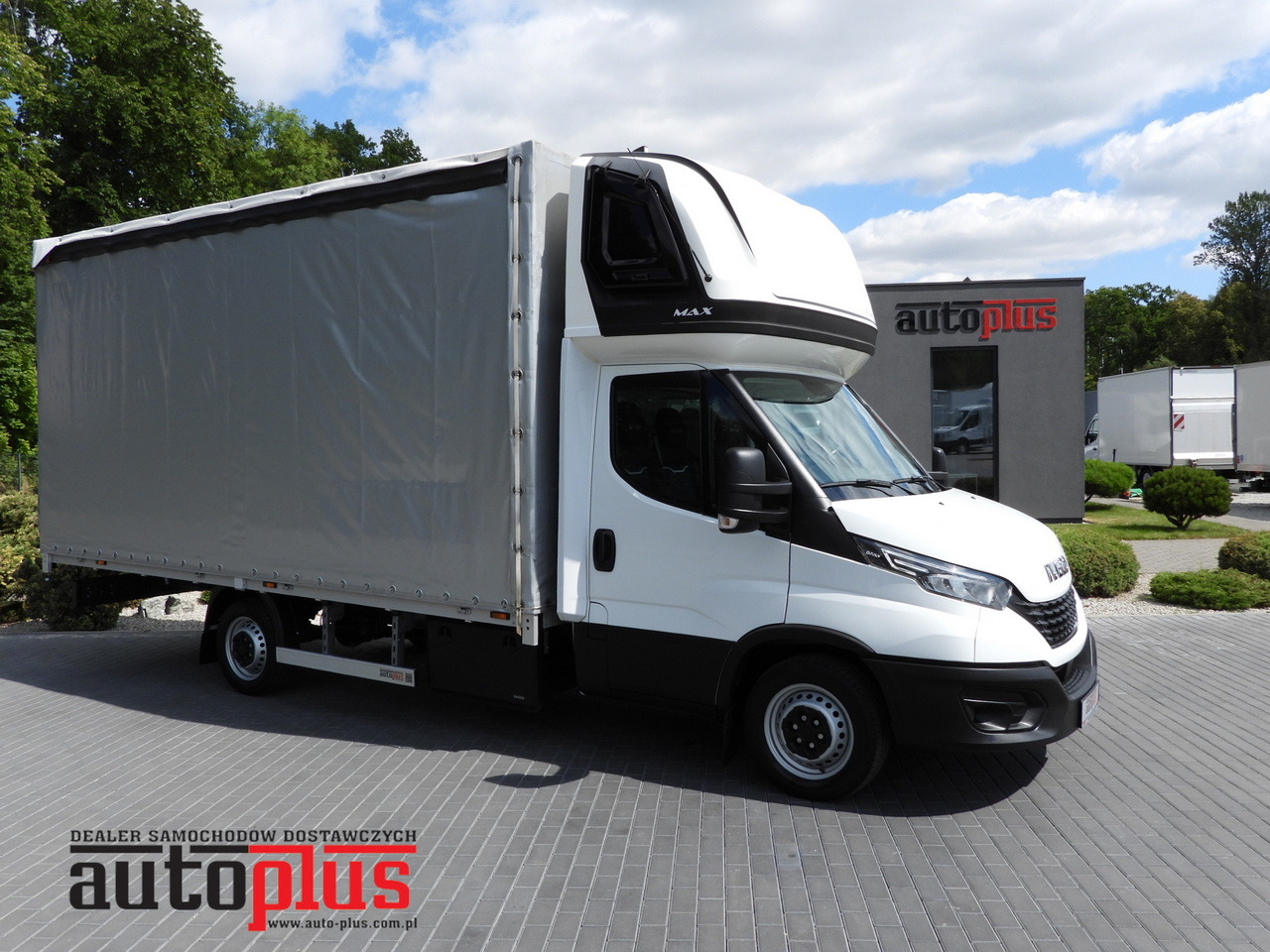 IVECO DAILY 35S18 TARPAULIN 10 PALLETS WEBASTO CRUISE CONTROL NAVIGATION LED LIGHTS AIR CONDITIONING 180HP - Plachtová dodávka: obrázek 1 IVECO DAILY 35S18 TARPAULIN 10 PALLETS WEBASTO CRUISE CONTROL NAVIGATION LED LIGHTS AIR CONDITIONING 180HP - Plachtová dodávka: obrázek 1