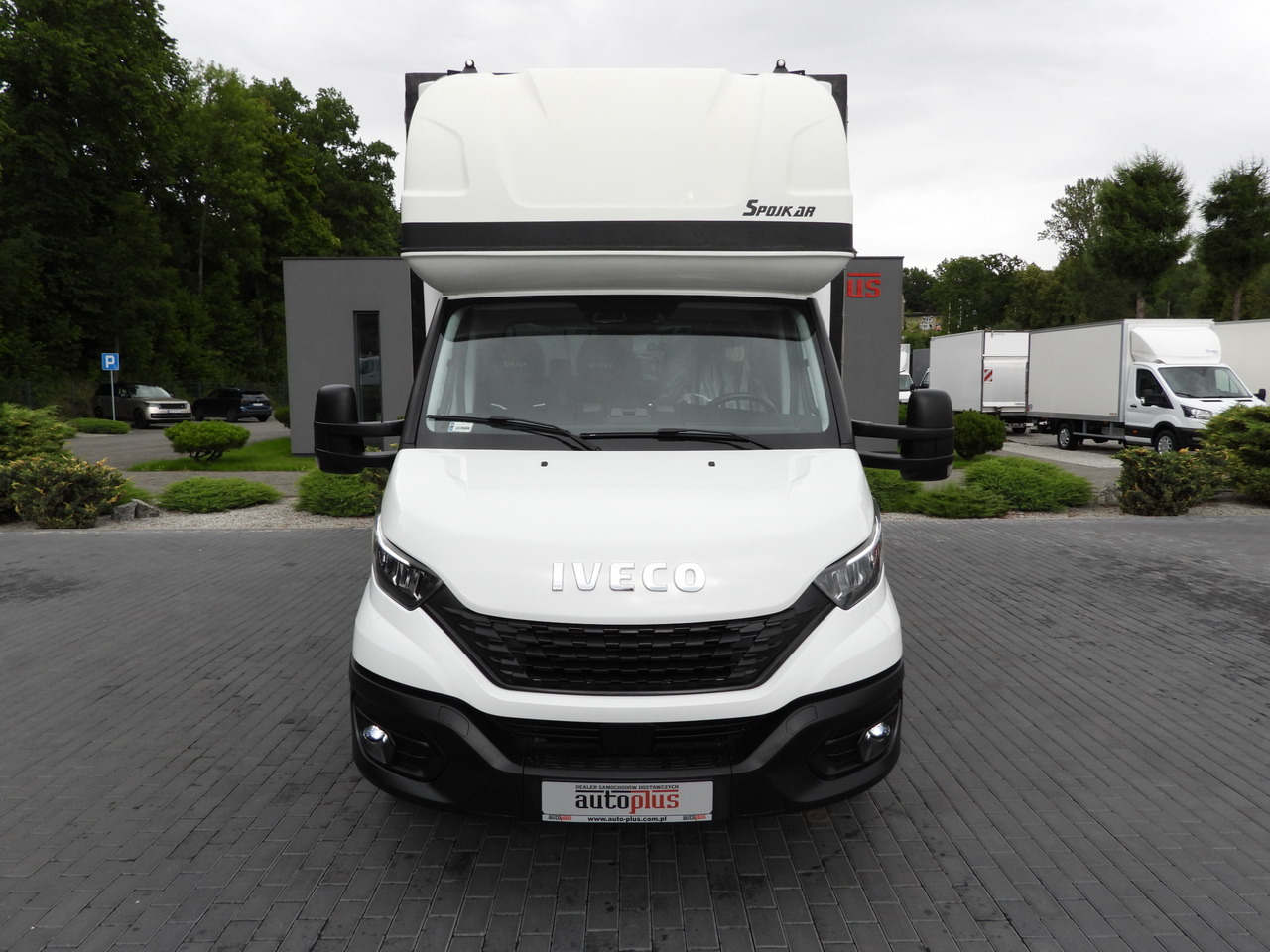 IVECO DAILY 35S18 TARPAULIN 10 PALLETS WEBASTO CRUISE CONTROL NAVIGATION LED LIGHTS AIR CONDITIONING 180HP - Plachtová dodávka: obrázek 5 IVECO DAILY 35S18 TARPAULIN 10 PALLETS WEBASTO CRUISE CONTROL NAVIGATION LED LIGHTS AIR CONDITIONING 180HP - Plachtová dodávka: obrázek 5