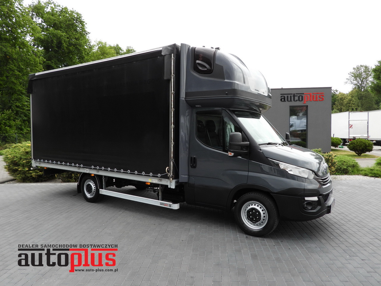IVECO DAILY 35S18 TARPAULIN 10 PALLETS WEBASTO CRUISE CONTROL PNEUMATICS AUTOMATIC TRANSMISSION HI-MATIC AIR CONDITIONING 180HP - Plachtová dodávka: obrázek 1 IVECO DAILY 35S18 TARPAULIN 10 PALLETS WEBASTO CRUISE CONTROL PNEUMATICS AUTOMATIC TRANSMISSION HI-MATIC AIR CONDITIONING 180HP - Plachtová dodávka: obrázek 1