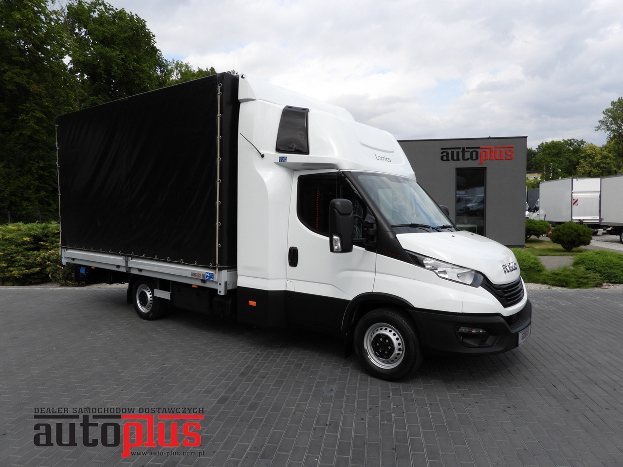 IVECO DAILY 35S18 TARPAULIN LIFT 10 PALLETS WEBASTO CRUISE CONTROL PNEUMATICS AIR CONDITIONING 180HP - Plachtová dodávka: obrázek 1 IVECO DAILY 35S18 TARPAULIN LIFT 10 PALLETS WEBASTO CRUISE CONTROL PNEUMATICS AIR CONDITIONING 180HP - Plachtová dodávka: obrázek 1