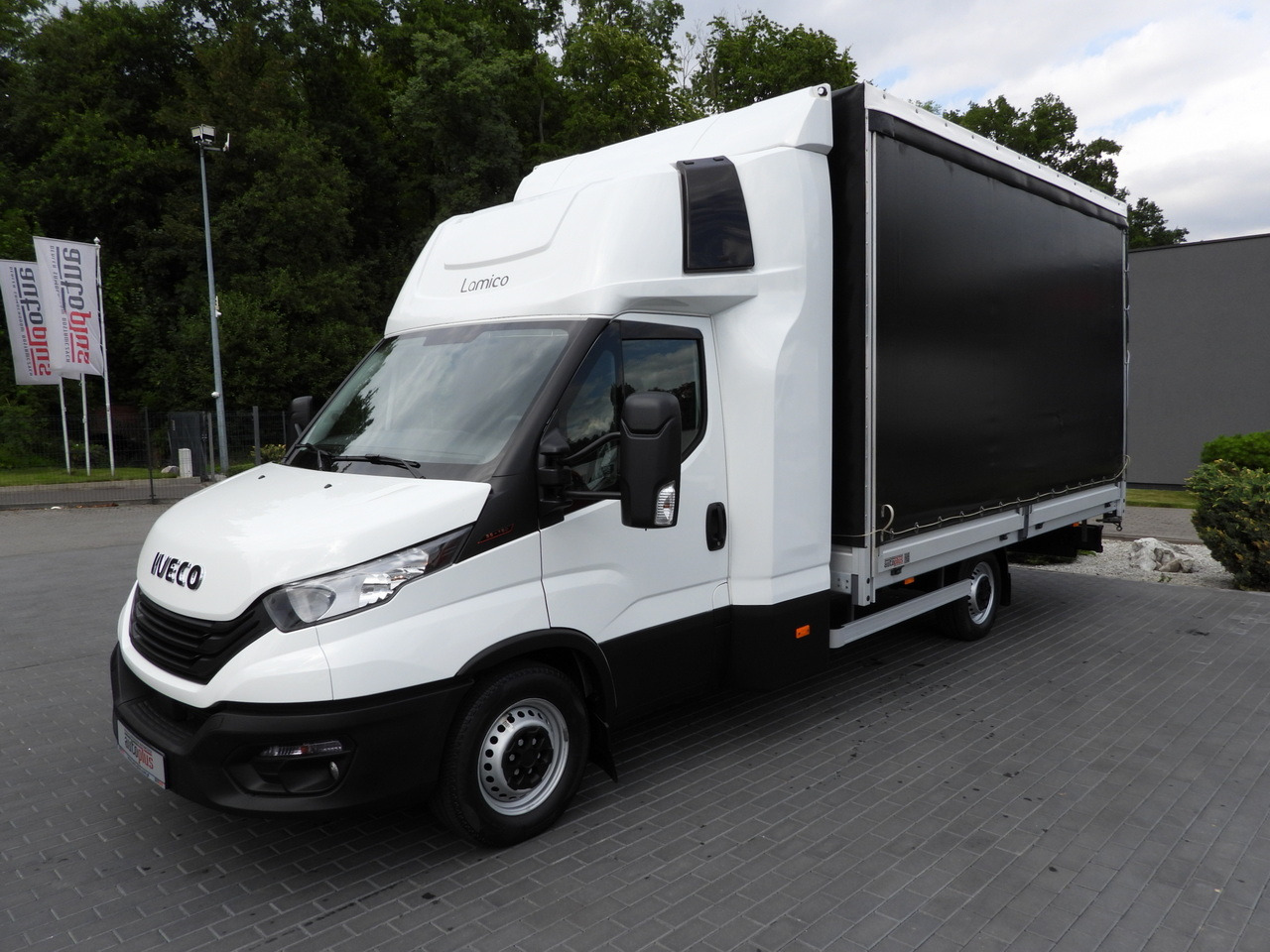 IVECO DAILY 35S18 TARPAULIN LIFT 10 PALLETS WEBASTO CRUISE CONTROL PNEUMATICS AIR CONDITIONING 180HP - Plachtová dodávka: obrázek 5 IVECO DAILY 35S18 TARPAULIN LIFT 10 PALLETS WEBASTO CRUISE CONTROL PNEUMATICS AIR CONDITIONING 180HP - Plachtová dodávka: obrázek 5