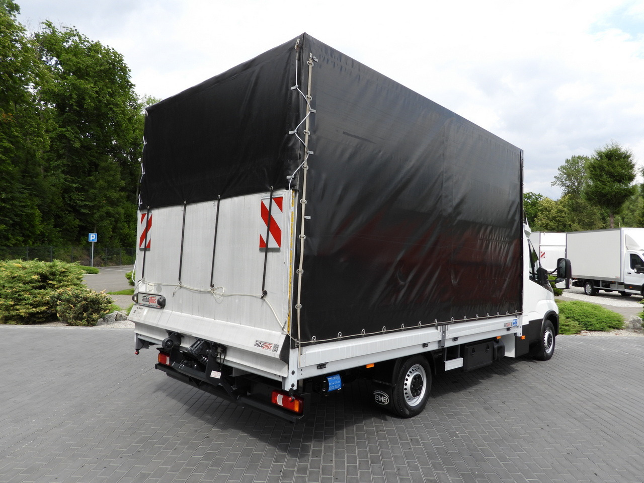 IVECO DAILY 35S18 TARPAULIN LIFT 10 PALLETS WEBASTO CRUISE CONTROL PNEUMATICS AIR CONDITIONING 180HP - Plachtová dodávka: obrázek 3 IVECO DAILY 35S18 TARPAULIN LIFT 10 PALLETS WEBASTO CRUISE CONTROL PNEUMATICS AIR CONDITIONING 180HP - Plachtová dodávka: obrázek 3