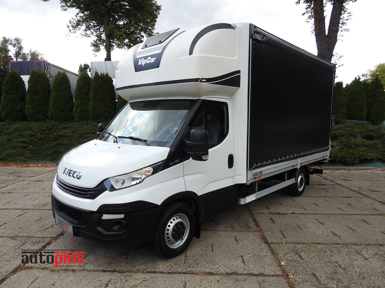 IVECO DAILY 35S18 TARPAULIN LIFT 8 PALLETS CRUISE CONTROL AIR CONDITIONING 180HP - Plachtová dodávka: obrázek 1 IVECO DAILY 35S18 TARPAULIN LIFT 8 PALLETS CRUISE CONTROL AIR CONDITIONING 180HP - Plachtová dodávka: obrázek 1