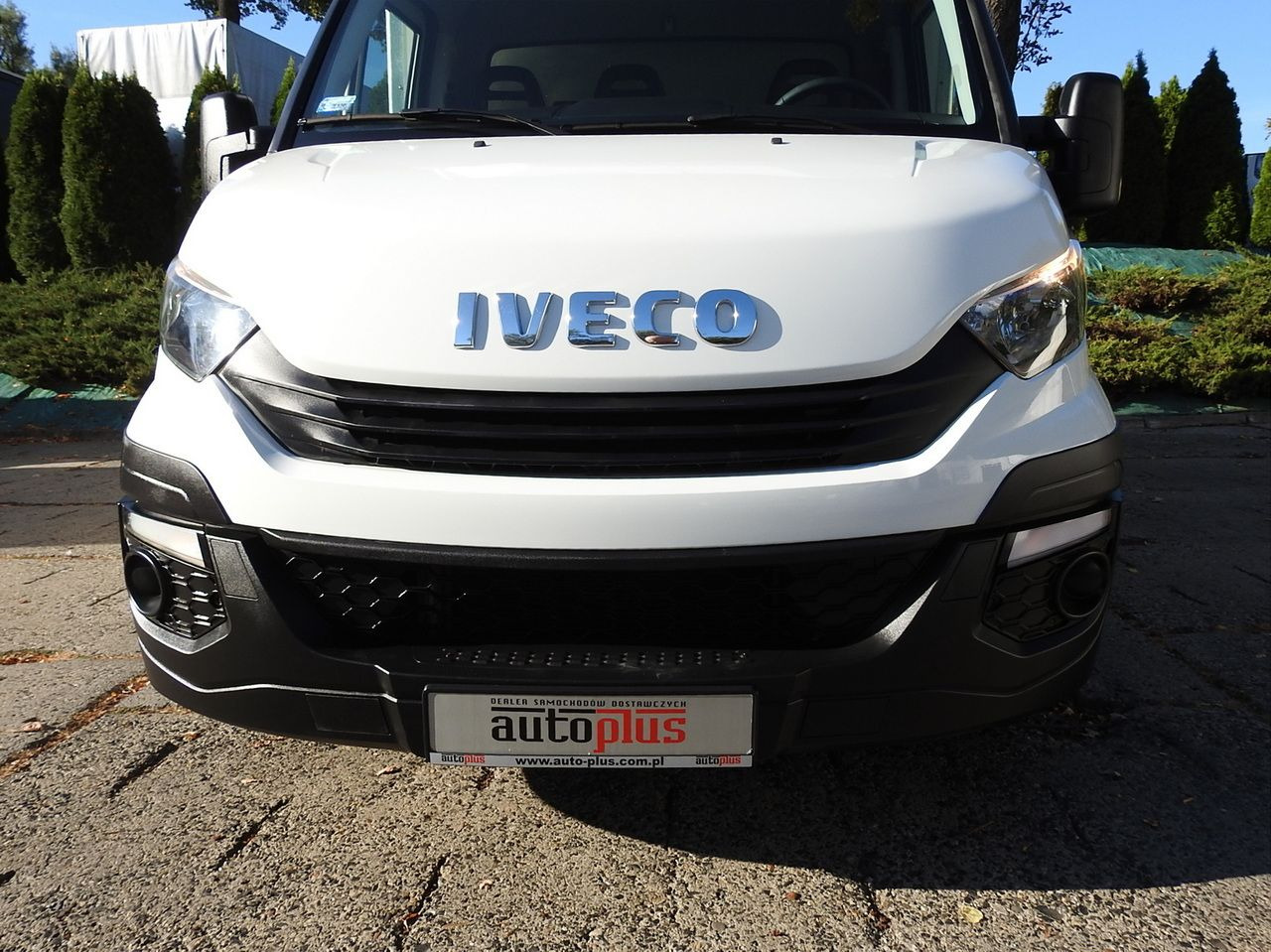 IVECO DAILY 35S18 TARPAULIN LIFT 8 PALLETS CRUISE CONTROL AIR CONDITIONING 180HP - Plachtová dodávka: obrázek 5 IVECO DAILY 35S18 TARPAULIN LIFT 8 PALLETS CRUISE CONTROL AIR CONDITIONING 180HP - Plachtová dodávka: obrázek 5