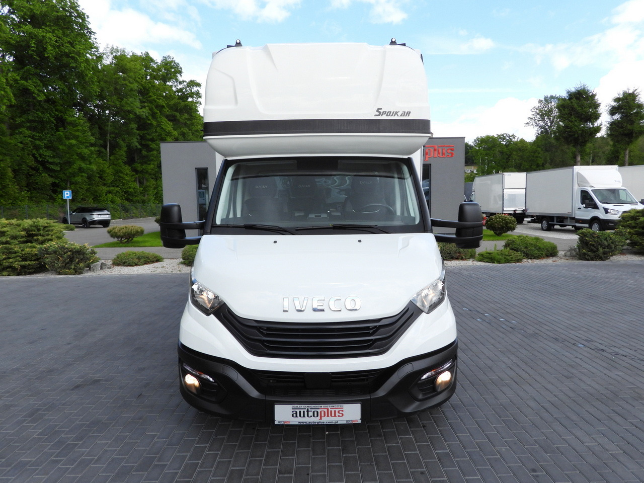 IVECO DAILY 35S18 TARPAULIN LIFT 8 PALLETS WEBASTO CRUISE CONTROL AIR CONDITIONING 180HP - Plachtová dodávka: obrázek 5 IVECO DAILY 35S18 TARPAULIN LIFT 8 PALLETS WEBASTO CRUISE CONTROL AIR CONDITIONING 180HP - Plachtová dodávka: obrázek 5