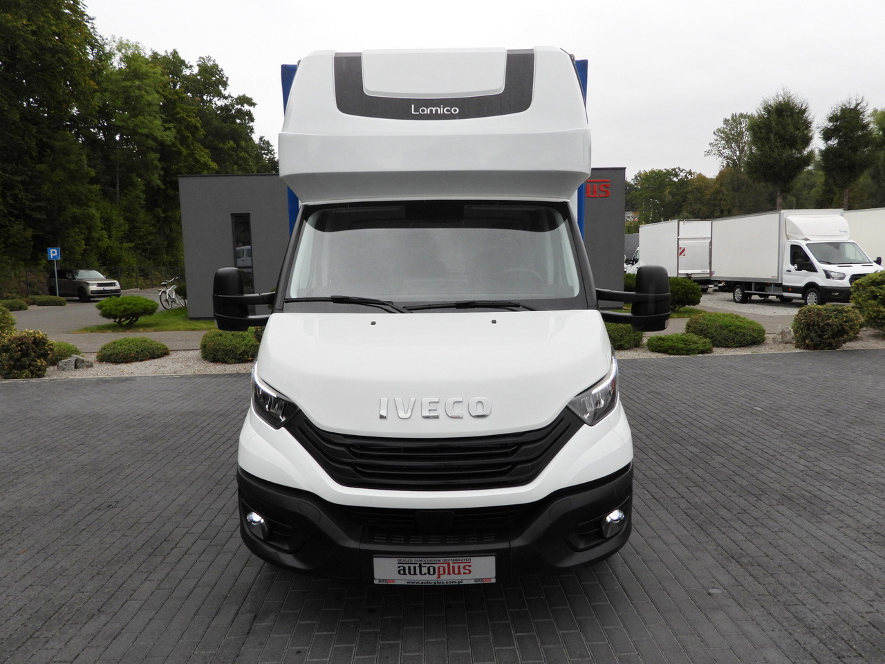 IVECO DAILY 35S18 TARPAULIN LIFT 8 PALLETS WEBASTO CRUISE CONTROL LED LIGHTS AIR CONDITIONING 180HP - Plachtová dodávka: obrázek 5 IVECO DAILY 35S18 TARPAULIN LIFT 8 PALLETS WEBASTO CRUISE CONTROL LED LIGHTS AIR CONDITIONING 180HP - Plachtová dodávka: obrázek 5