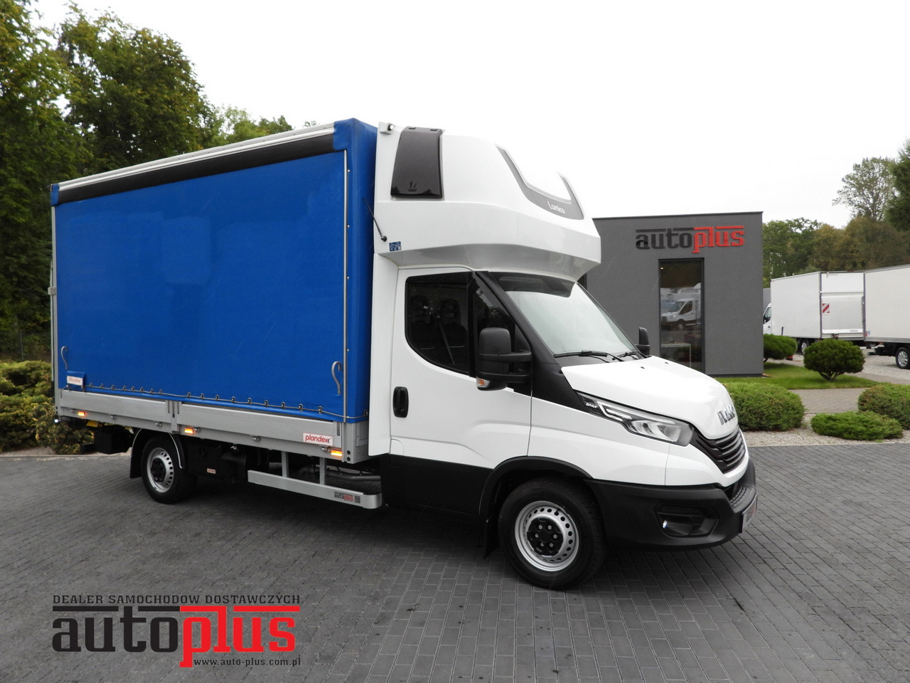 IVECO DAILY 35S18 TARPAULIN LIFT 8 PALLETS WEBASTO CRUISE CONTROL LED LIGHTS AIR CONDITIONING 180HP - Plachtová dodávka: obrázek 1 IVECO DAILY 35S18 TARPAULIN LIFT 8 PALLETS WEBASTO CRUISE CONTROL LED LIGHTS AIR CONDITIONING 180HP - Plachtová dodávka: obrázek 1