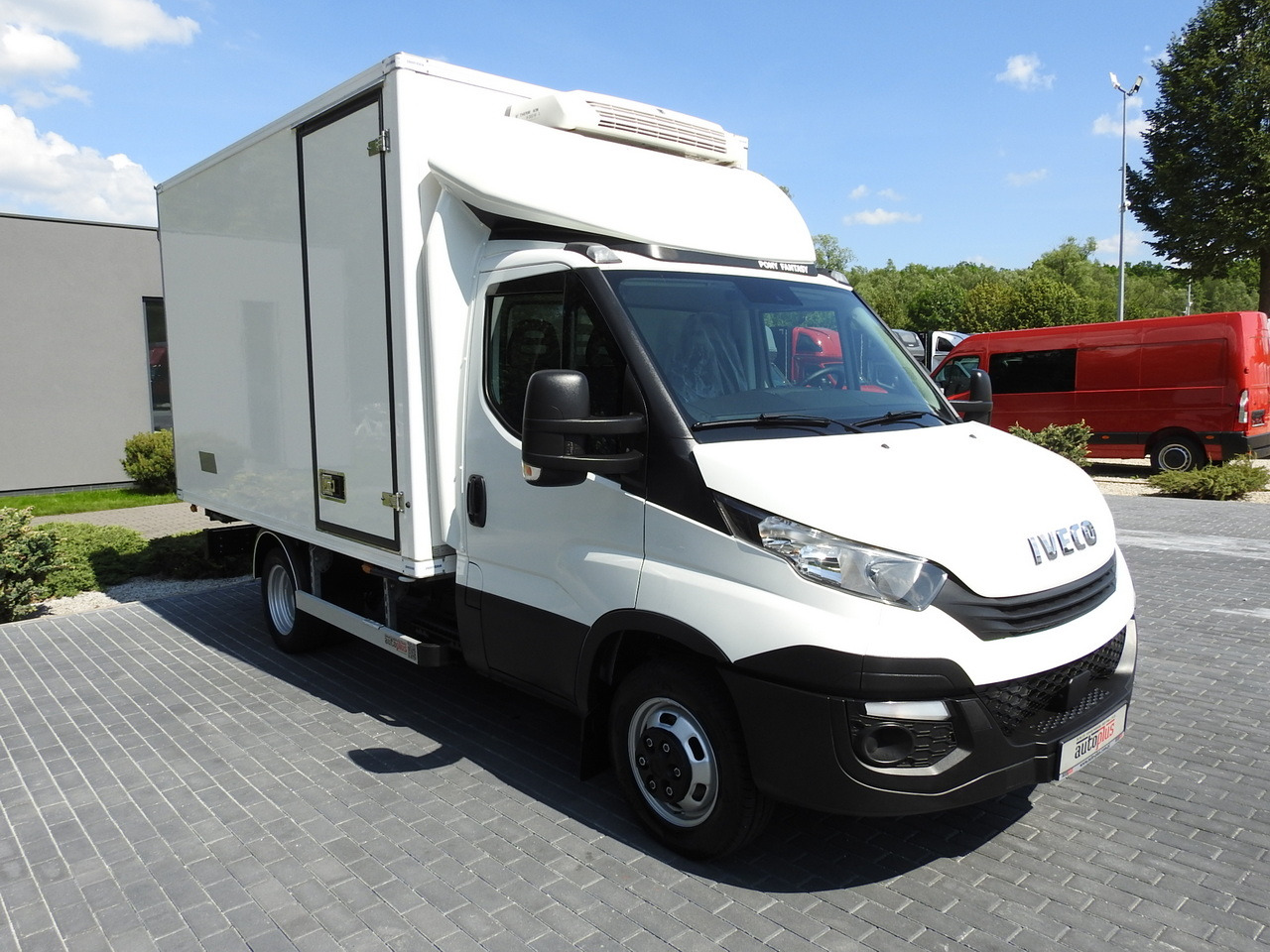 IVECO DAILY 50C15 REGRIGERATOR BOX -5*C POWER SUPPLY 230V AIR CONDITIONING TWIN WHEELS 150HP - Chladící dodávka: obrázek 4 IVECO DAILY 50C15 REGRIGERATOR BOX -5*C POWER SUPPLY 230V AIR CONDITIONING TWIN WHEELS 150HP - Chladící dodávka: obrázek 4