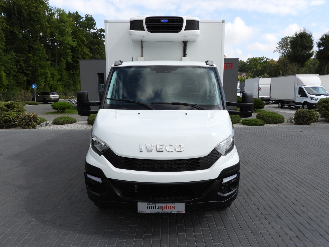 IVECO DAILY 70C17 REFRIGERATOR 1*C LIFT 10 PALLETS POWER SUPPLY 230V CRUISE CONTROL AIR CONDITIONING PNEUMATICS AUTOMATIC TRANSMISSION HI-MATIC TWIN WHEELS 170HP - Chladírenský nákladní automobil: obrázek 5 IVECO DAILY 70C17 REFRIGERATOR 1*C LIFT 10 PALLETS POWER SUPPLY 230V CRUISE CONTROL AIR CONDITIONING PNEUMATICS AUTOMATIC TRANSMISSION HI-MATIC TWIN WHEELS 170HP - Chladírenský nákladní automobil: obrázek 5