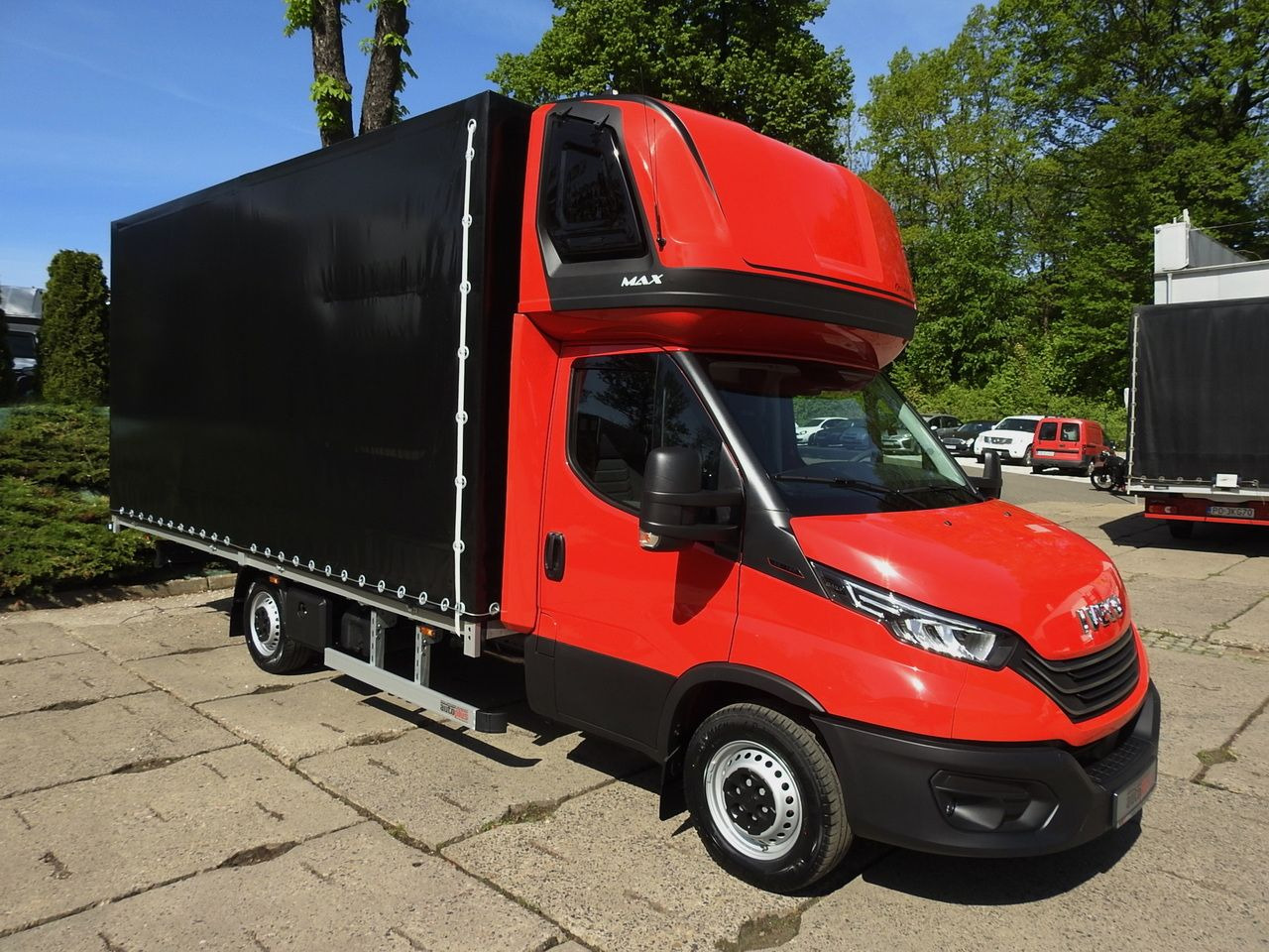 IVECO DAILY NEW TARPAULIN 10 PALLETS WEBASTO CRUISE CONTROL NAVIGATION AIR CONDITIONING LED LIGHTS 180HP - Plachtová dodávka: obrázek 4 IVECO DAILY NEW TARPAULIN 10 PALLETS WEBASTO CRUISE CONTROL NAVIGATION AIR CONDITIONING LED LIGHTS 180HP - Plachtová dodávka: obrázek 4