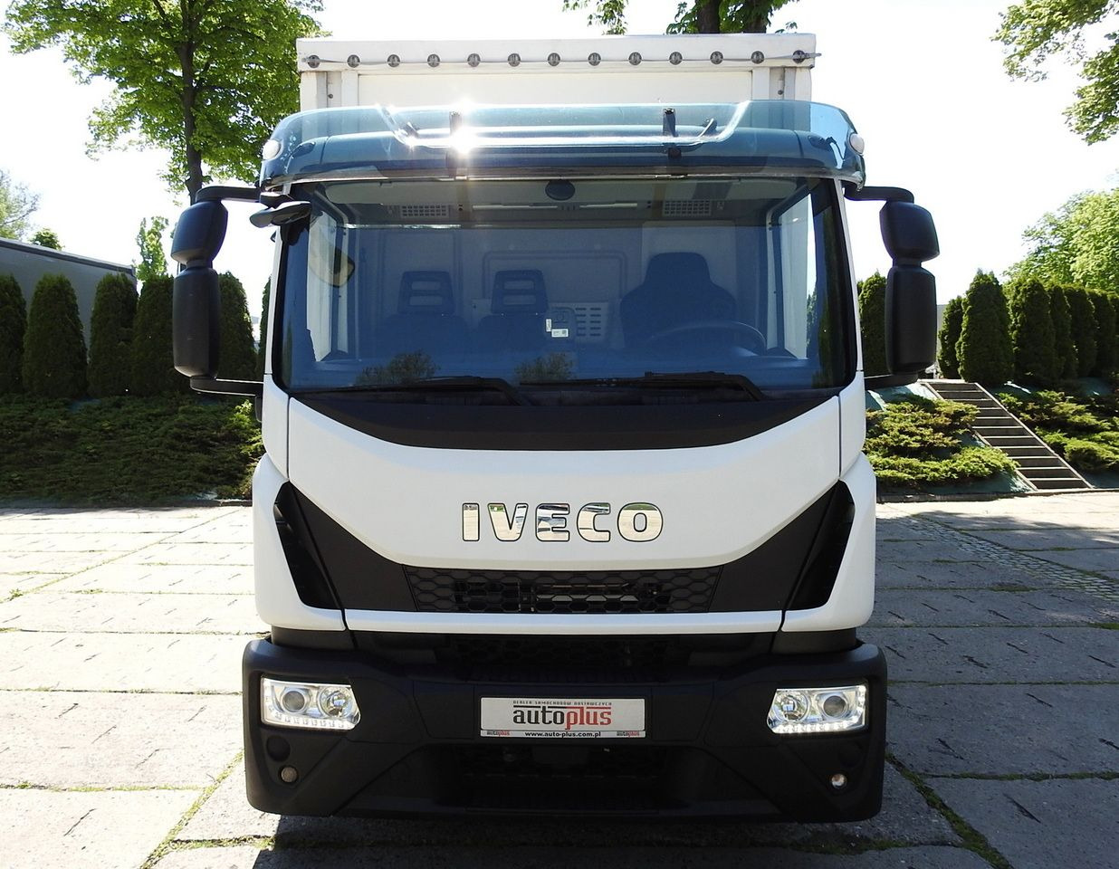 IVECO EUROCARGO 120 - 220 TARPAULIN LIFT 20 PALLETS LED LIGHTS AUTOMATIC TRANSMISSION HI-MATIC TWIN WHEELS AIR CONDITIONING 220HP - Plachtová dodávka: obrázek 5 IVECO EUROCARGO 120 - 220 TARPAULIN LIFT 20 PALLETS LED LIGHTS AUTOMATIC TRANSMISSION HI-MATIC TWIN WHEELS AIR CONDITIONING 220HP - Plachtová dodávka: obrázek 5