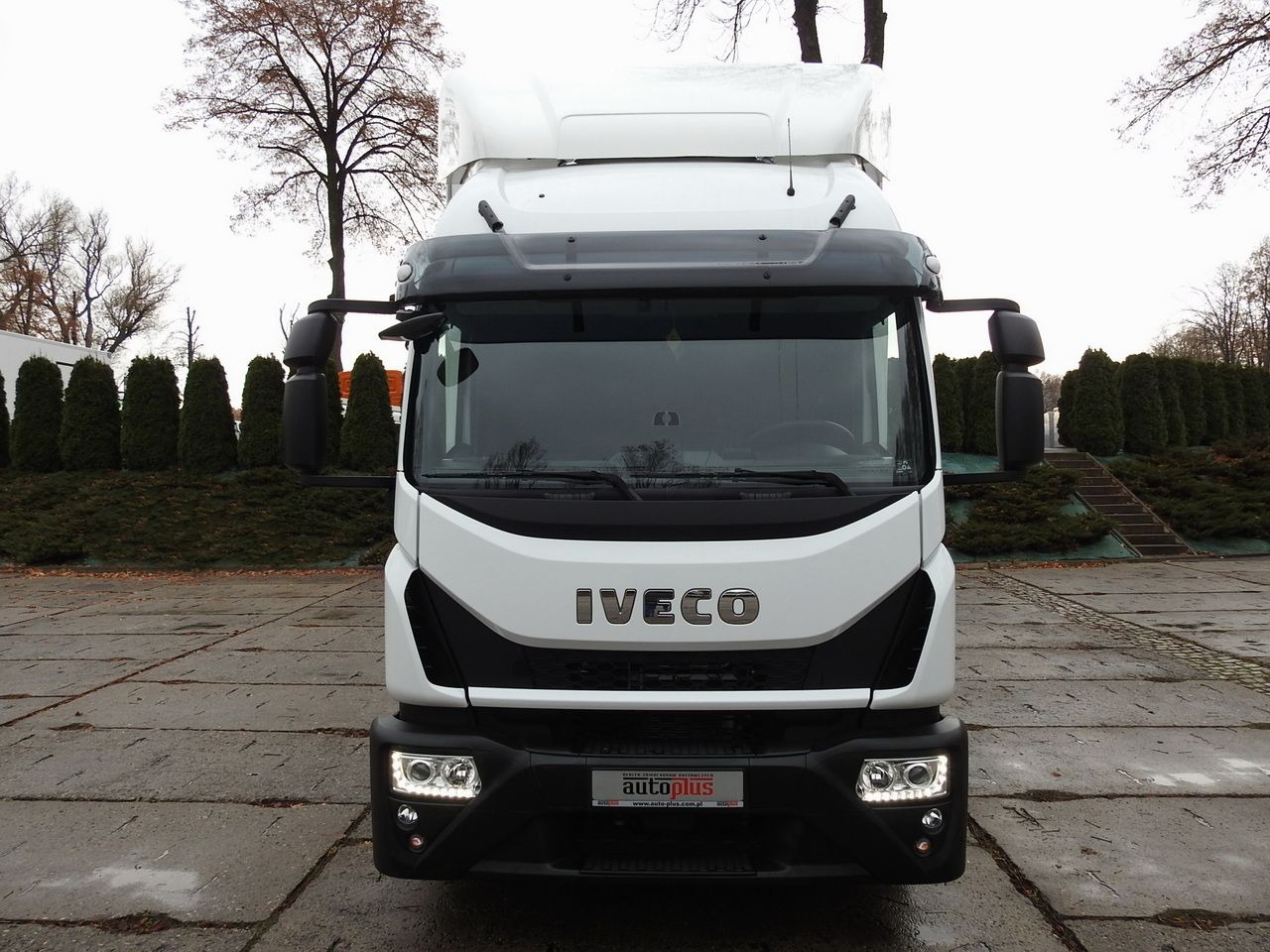 IVECO EUROCARGO 120-250 NEW TARPAULIN LIFT 18 PALLETS WEBASTO CRUISE CONTROL AIR CONDITIONING LED LIGHTS PNEUMATICS AUTOMATIC TRANSMISSION HI-MATIC 250HP - Plachtová dodávka: obrázek 5 IVECO EUROCARGO 120-250 NEW TARPAULIN LIFT 18 PALLETS WEBASTO CRUISE CONTROL AIR CONDITIONING LED LIGHTS PNEUMATICS AUTOMATIC TRANSMISSION HI-MATIC 250HP - Plachtová dodávka: obrázek 5