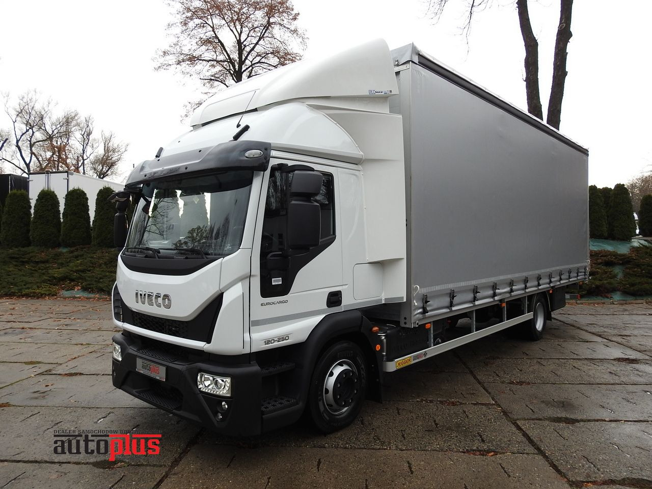 IVECO EUROCARGO 120-250 NEW TARPAULIN LIFT 18 PALLETS WEBASTO CRUISE CONTROL AIR CONDITIONING LED LIGHTS PNEUMATICS AUTOMATIC TRANSMISSION HI-MATIC 250HP - Plachtová dodávka: obrázek 1 IVECO EUROCARGO 120-250 NEW TARPAULIN LIFT 18 PALLETS WEBASTO CRUISE CONTROL AIR CONDITIONING LED LIGHTS PNEUMATICS AUTOMATIC TRANSMISSION HI-MATIC 250HP - Plachtová dodávka: obrázek 1