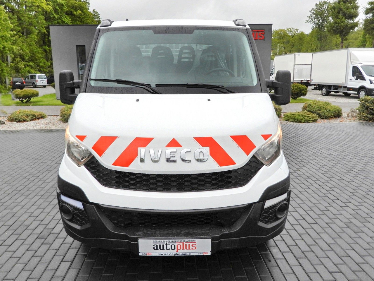 Iveco DAILY 35C13 KIPPER DOPPELKABINE DOKA 7 SITZE A/C - Dodávka sklápěč, Dodávka s dvojitou kabinou: obrázek 5 Iveco DAILY 35C13 KIPPER DOPPELKABINE DOKA 7 SITZE A/C - Dodávka sklápěč, Dodávka s dvojitou kabinou: obrázek 5