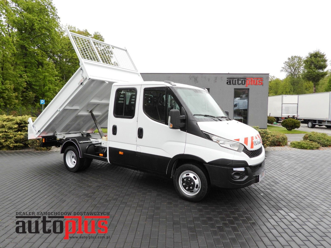 Iveco DAILY 35C13 KIPPER DOPPELKABINE DOKA 7 SITZE A/C - Dodávka sklápěč, Dodávka s dvojitou kabinou: obrázek 1 Iveco DAILY 35C13 KIPPER DOPPELKABINE DOKA 7 SITZE A/C - Dodávka sklápěč, Dodávka s dvojitou kabinou: obrázek 1