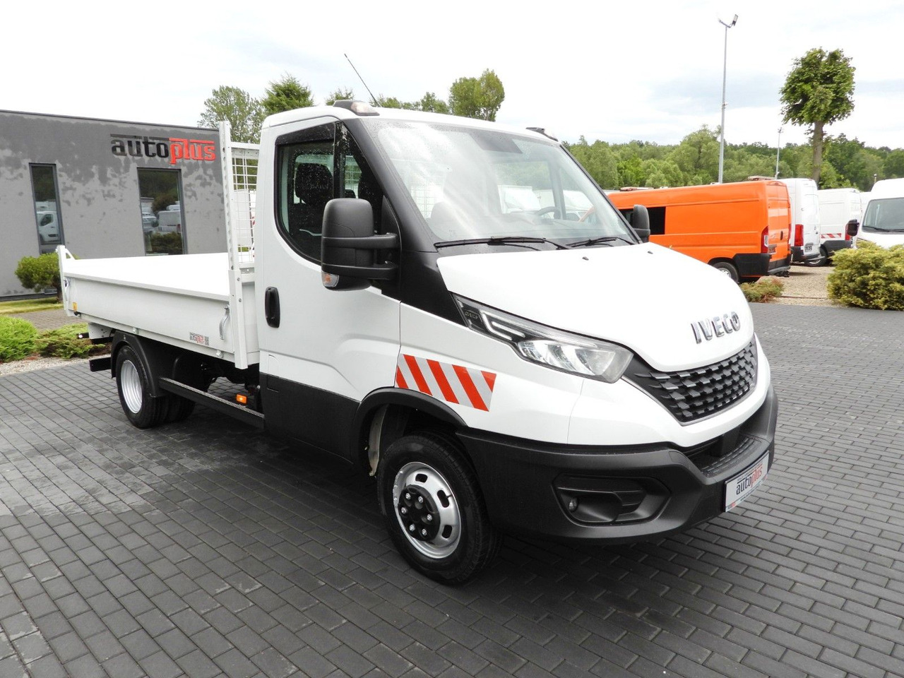 Iveco DAILY 35C21 KIPPER TEMPOMAT NAVIGATION LED - Dodávka sklápěč: obrázek 4 Iveco DAILY 35C21 KIPPER TEMPOMAT NAVIGATION LED - Dodávka sklápěč: obrázek 4