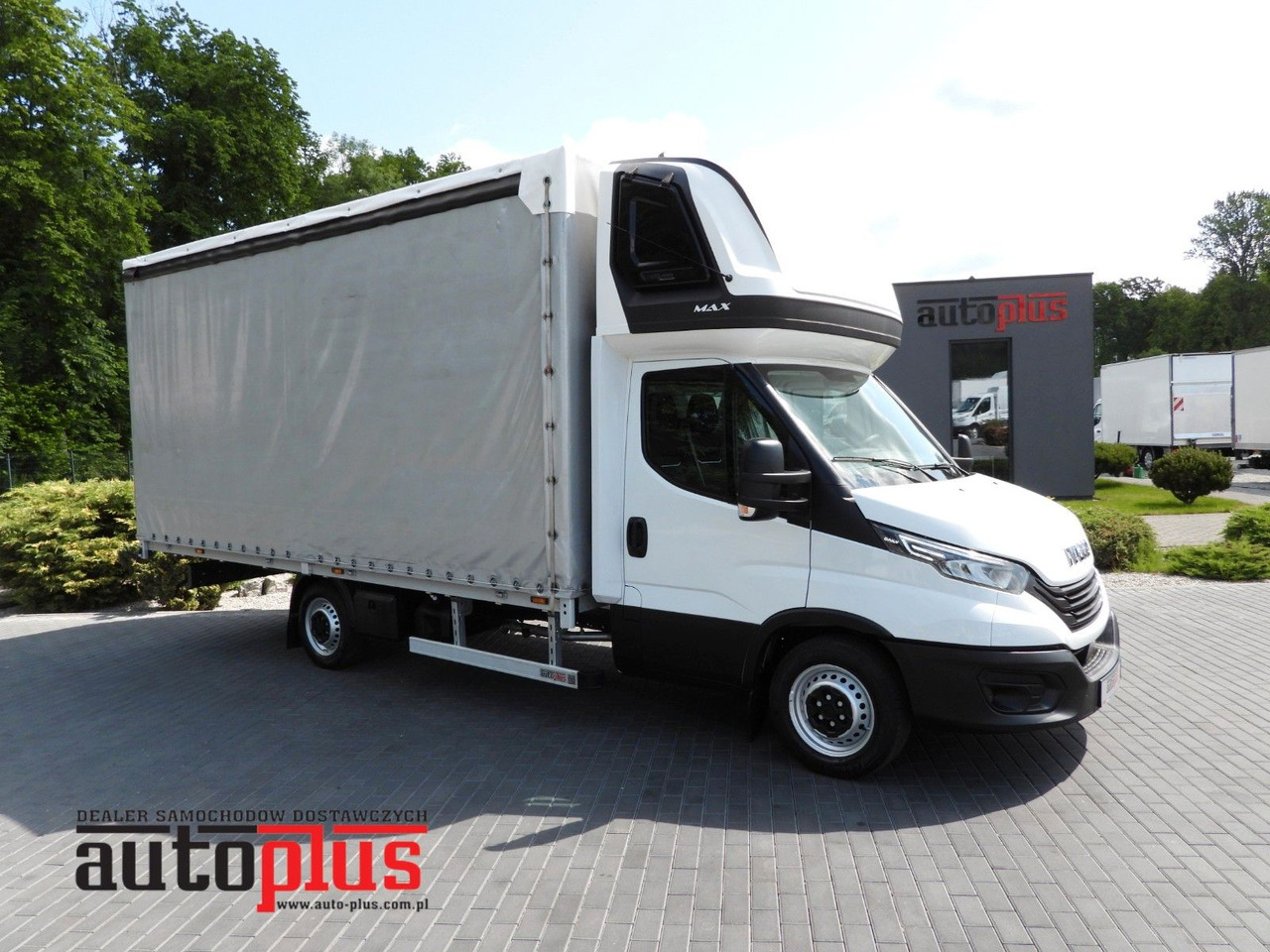 Iveco DAILY 35S18 PRITSCHE PLANE 10 PALETTEN TEMPOMAT - Plachtová dodávka: obrázek 1 Iveco DAILY 35S18 PRITSCHE PLANE 10 PALETTEN TEMPOMAT - Plachtová dodávka: obrázek 1
