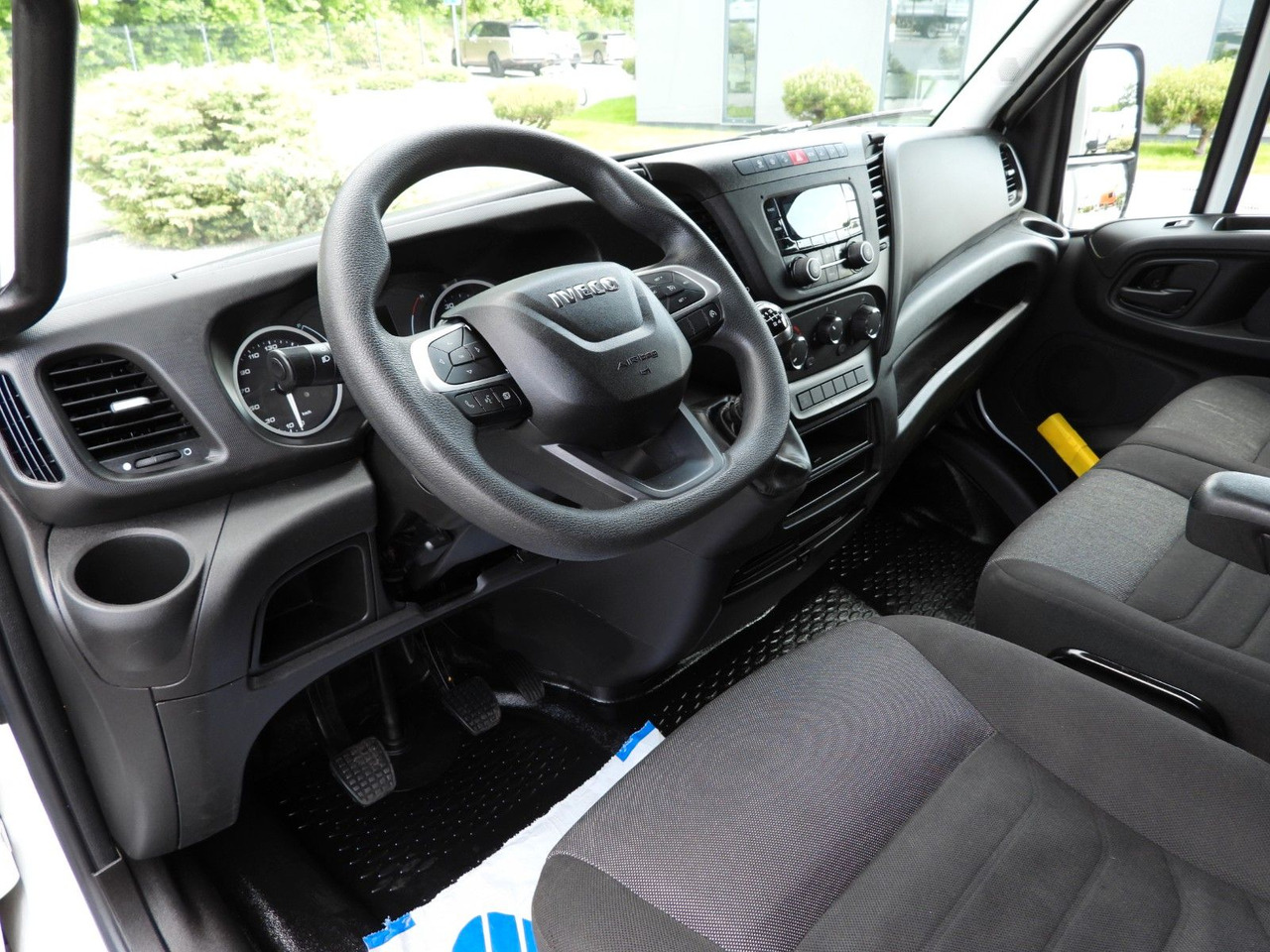 Iveco DAILY 35S18 PRITSCHE PLANE 10 PALETTEN TEMPOMAT - Plachtová dodávka: obrázek 2 Iveco DAILY 35S18 PRITSCHE PLANE 10 PALETTEN TEMPOMAT - Plachtová dodávka: obrázek 2