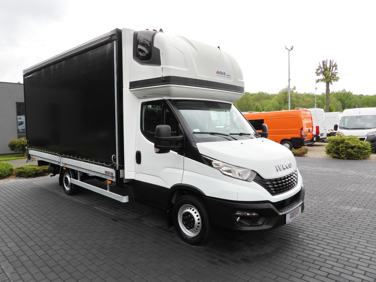 Iveco DAILY 35S18 PRITSCHE PLANE 10 PALETTEN WEBASTO - Plachtová dodávka: obrázek 4 Iveco DAILY 35S18 PRITSCHE PLANE 10 PALETTEN WEBASTO - Plachtová dodávka: obrázek 4