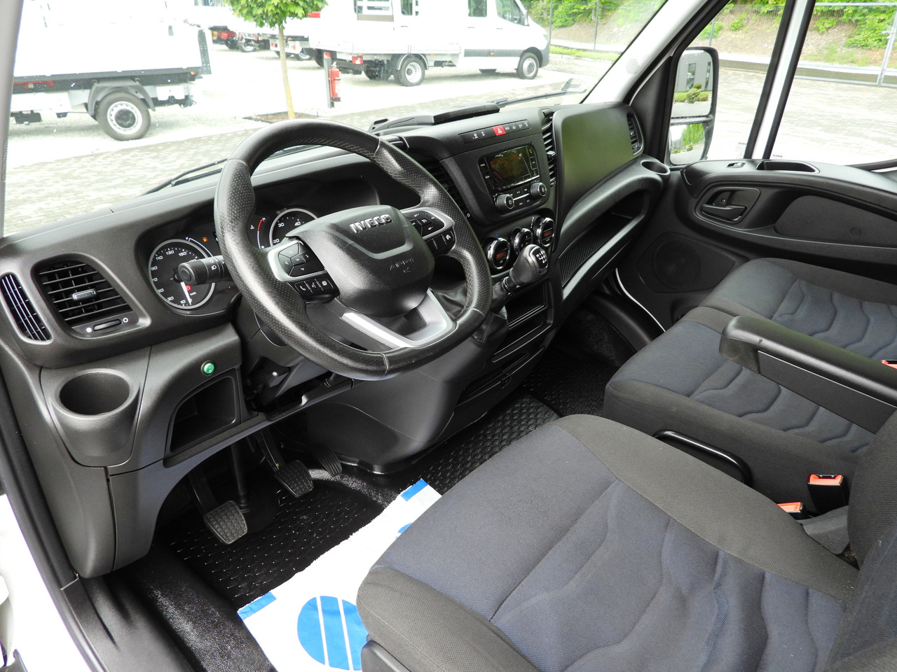 Iveco DAILY 35S18 PRITSCHE PLANE 10 PALETTEN WEBASTO - Plachtová dodávka: obrázek 2 Iveco DAILY 35S18 PRITSCHE PLANE 10 PALETTEN WEBASTO - Plachtová dodávka: obrázek 2