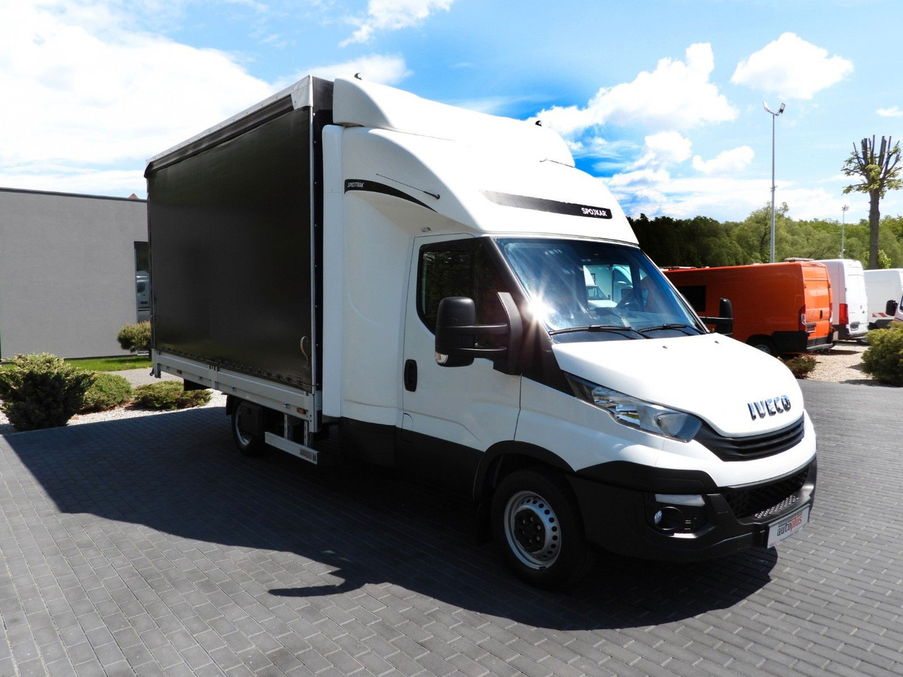 Iveco DAILY 35S18 PRITSCHE PLANE 10 PALETTEN WEBASTO - Plachtová dodávka, Dodávka s dvojitou kabinou: obrázek 4 Iveco DAILY 35S18 PRITSCHE PLANE 10 PALETTEN WEBASTO - Plachtová dodávka, Dodávka s dvojitou kabinou: obrázek 4