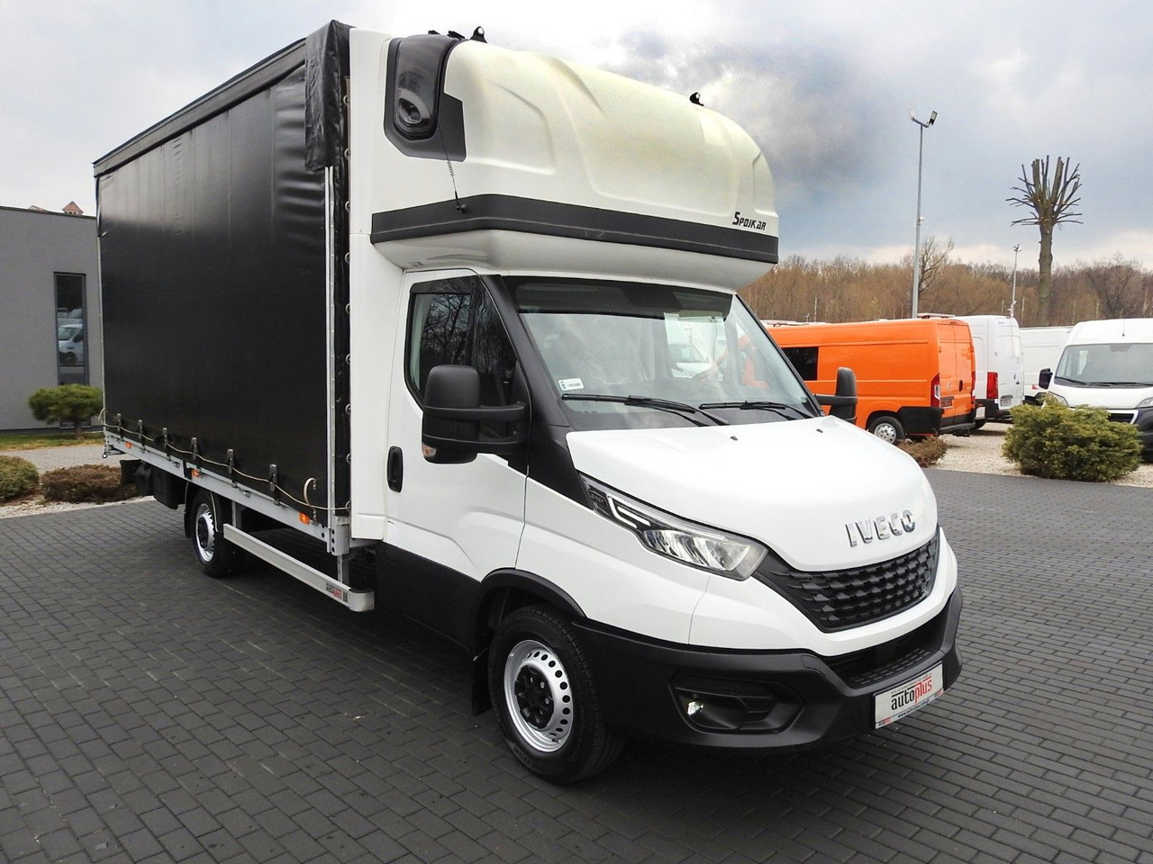 Iveco DAILY 35S18 PRITSCHE PLANE 10 PALLETS WEBASTO - Plachtová dodávka: obrázek 4 Iveco DAILY 35S18 PRITSCHE PLANE 10 PALLETS WEBASTO - Plachtová dodávka: obrázek 4
