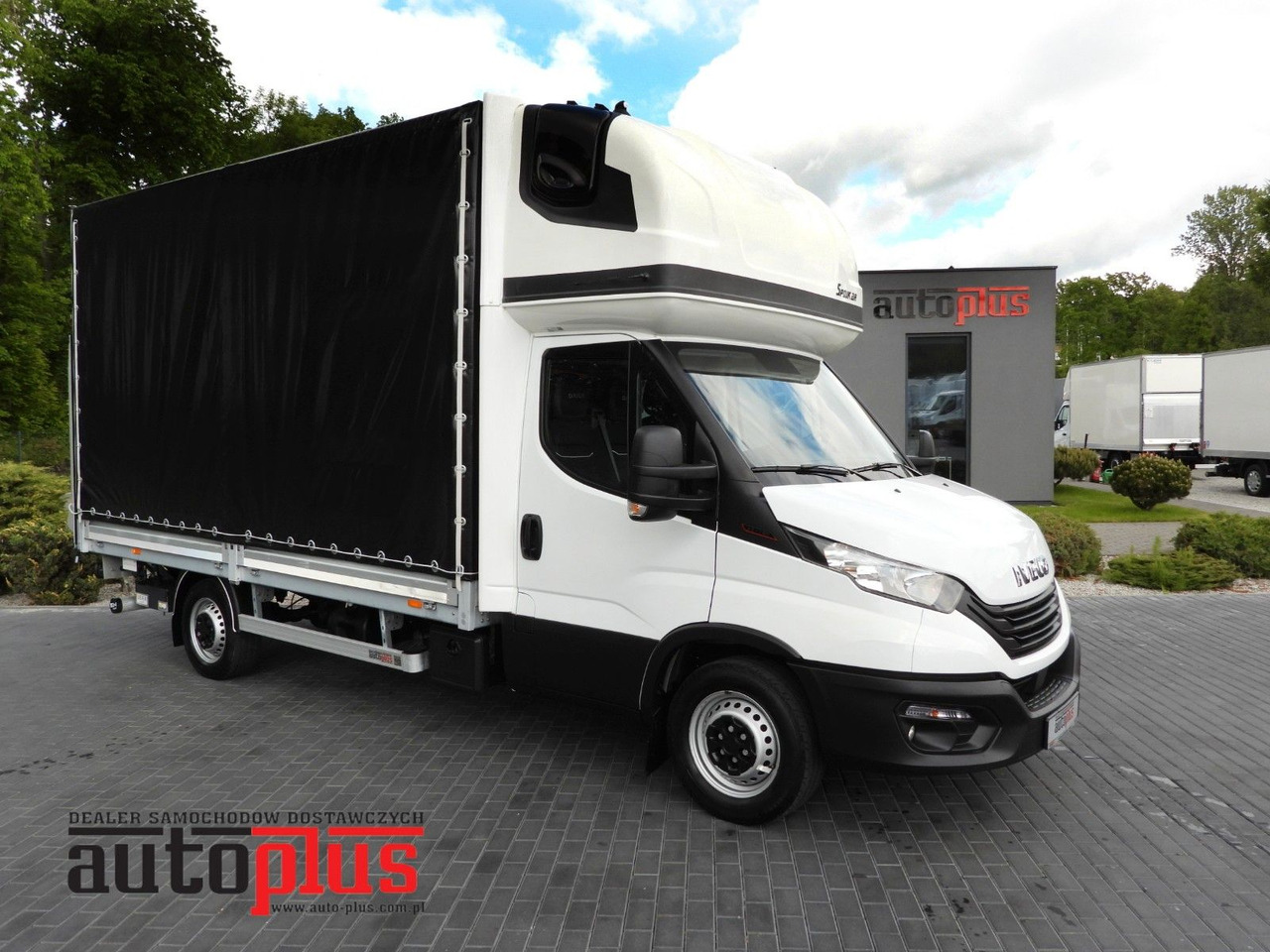 Iveco DAILY 35S18 PRITSCHE PLANE AUFZUG 8 PALETTEN - Plachtová dodávka: obrázek 1 Iveco DAILY 35S18 PRITSCHE PLANE AUFZUG 8 PALETTEN - Plachtová dodávka: obrázek 1