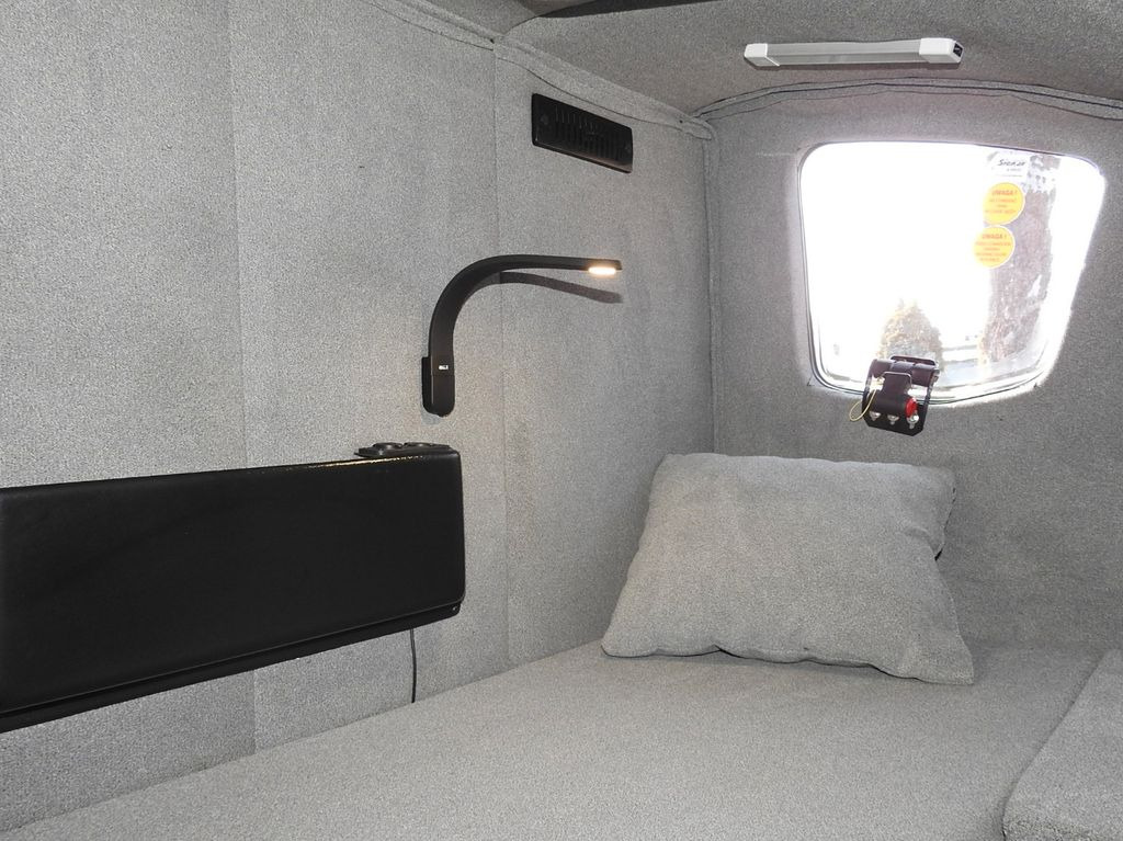 Iveco DAILY  72C180 NEUE PRITSCHE PLANE AUFZUG 14PALET  leasing Iveco DAILY  72C180 NEUE PRITSCHE PLANE AUFZUG 14PALET: obrázek 29