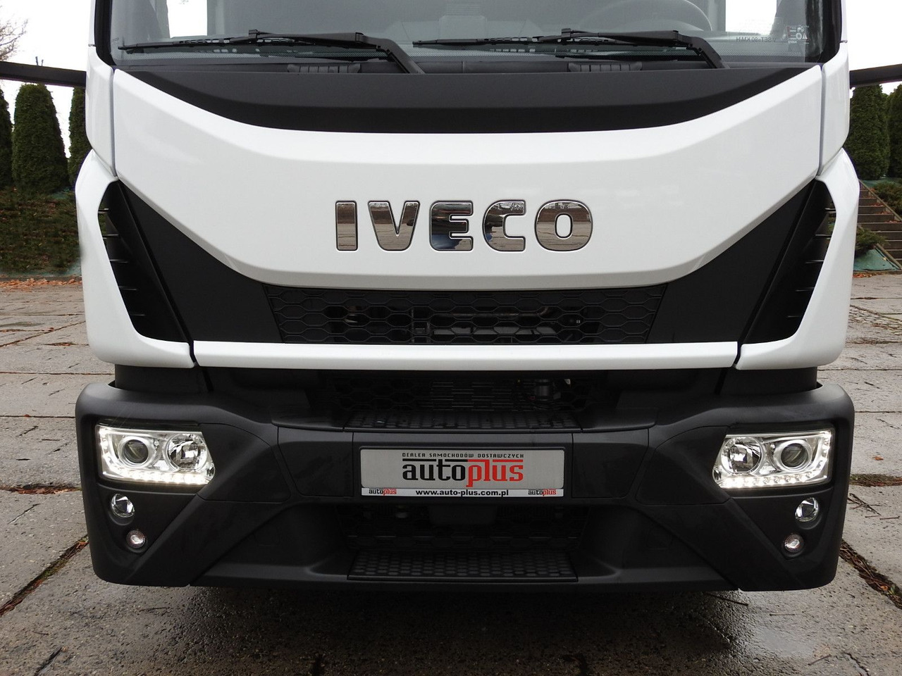 Plachtový nákladní auto Iveco EUROCARGO 120-250 PRITSCHE PLANE 18 PALETTEN A/C: obrázek 17