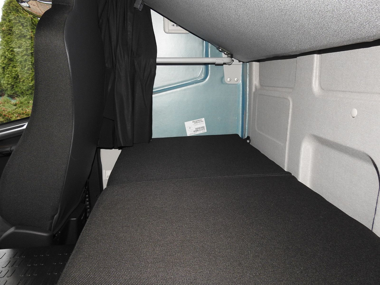 Plachtový nákladní auto Iveco EUROCARGO 120-250 PRITSCHE PLANE 18 PALETTEN A/C: obrázek 30