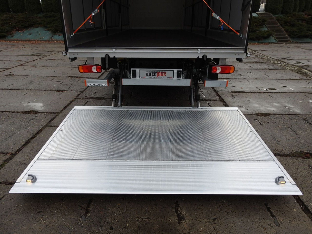 Plachtový nákladní auto Iveco EUROCARGO 120-250 PRITSCHE PLANE 18 PALETTEN A/C: obrázek 13