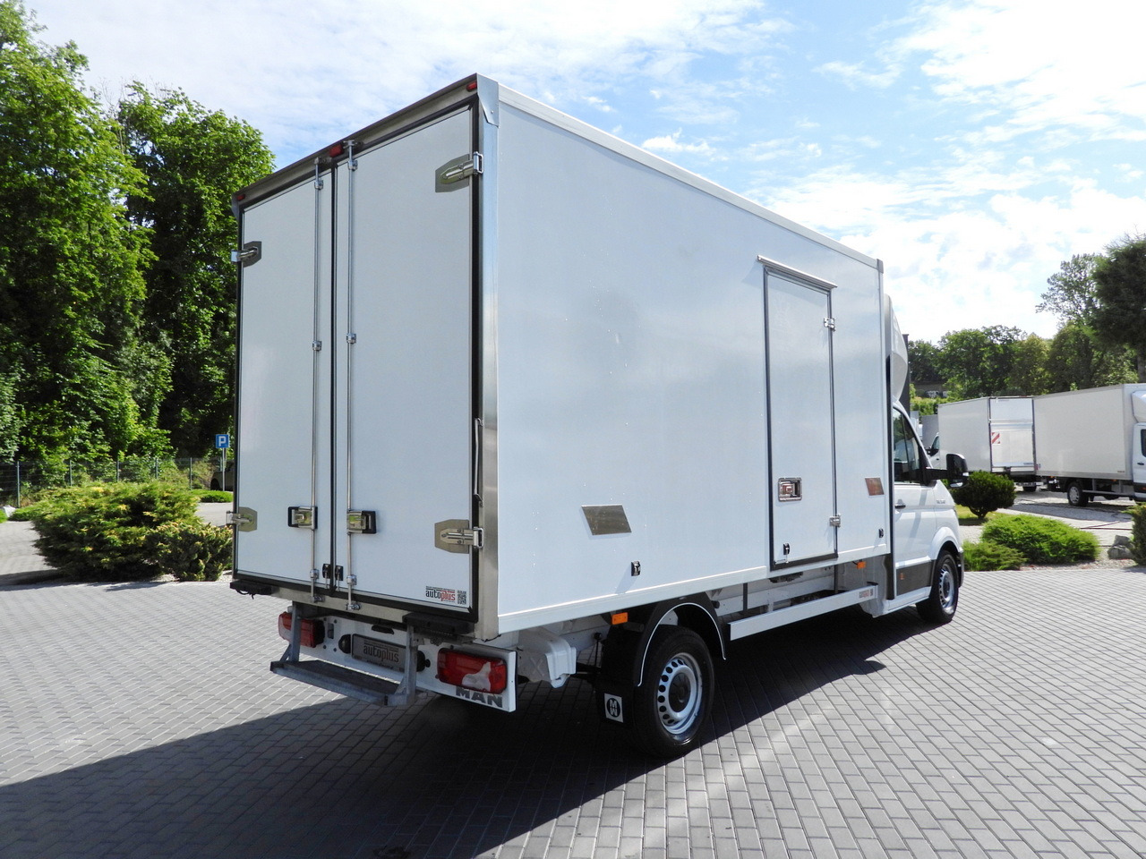 MAN TGE 3.140 REGRIGERATOR BOX -1*C 8 PALLETS HEATING FUNCTION CRUISE CONTROL PNEUMATICS AIR CONDITIONING 140HP - Chladící dodávka: obrázek 3 MAN TGE 3.140 REGRIGERATOR BOX -1*C 8 PALLETS HEATING FUNCTION CRUISE CONTROL PNEUMATICS AIR CONDITIONING 140HP - Chladící dodávka: obrázek 3