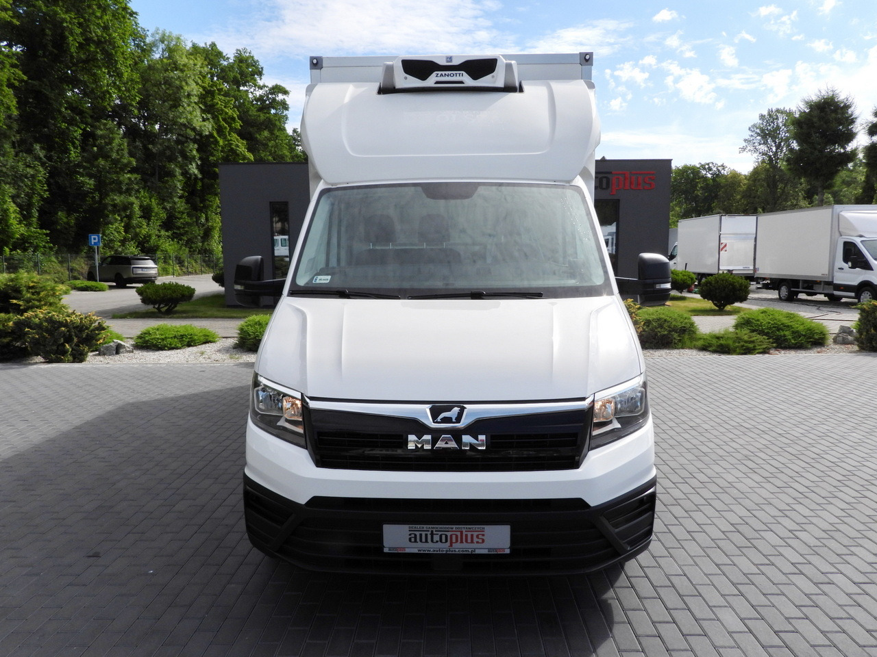 MAN TGE 3.140 REGRIGERATOR BOX -1*C 8 PALLETS HEATING FUNCTION CRUISE CONTROL PNEUMATICS AIR CONDITIONING 140HP - Chladící dodávka: obrázek 5 MAN TGE 3.140 REGRIGERATOR BOX -1*C 8 PALLETS HEATING FUNCTION CRUISE CONTROL PNEUMATICS AIR CONDITIONING 140HP - Chladící dodávka: obrázek 5