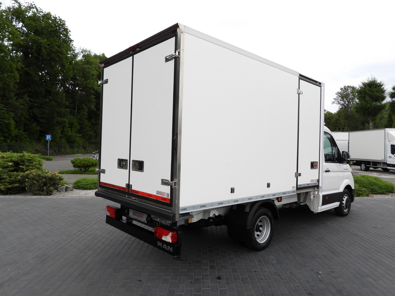 MAN TGE 3.180 REGRIGERATOR BOX 0*C CRUISE CONTROL TWIN WHEELS AIR CONDITIONING 180HP - Chladící dodávka: obrázek 3 MAN TGE 3.180 REGRIGERATOR BOX 0*C CRUISE CONTROL TWIN WHEELS AIR CONDITIONING 180HP - Chladící dodávka: obrázek 3