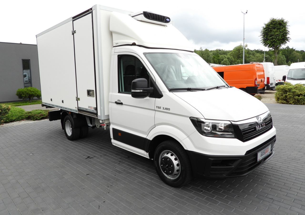 MAN TGE 3.180 REGRIGERATOR BOX 0*C CRUISE CONTROL TWIN WHEELS AIR CONDITIONING 180HP - Chladící dodávka: obrázek 4 MAN TGE 3.180 REGRIGERATOR BOX 0*C CRUISE CONTROL TWIN WHEELS AIR CONDITIONING 180HP - Chladící dodávka: obrázek 4