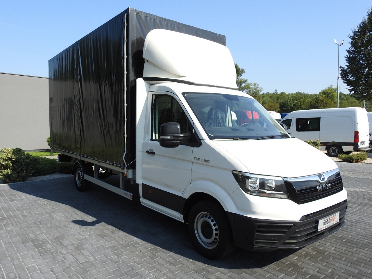 MAN TGE TARPAULIN 10 PALLETS AIR CONDITIONING 180HP - Plachtová dodávka: obrázek 4 MAN TGE TARPAULIN 10 PALLETS AIR CONDITIONING 180HP - Plachtová dodávka: obrázek 4