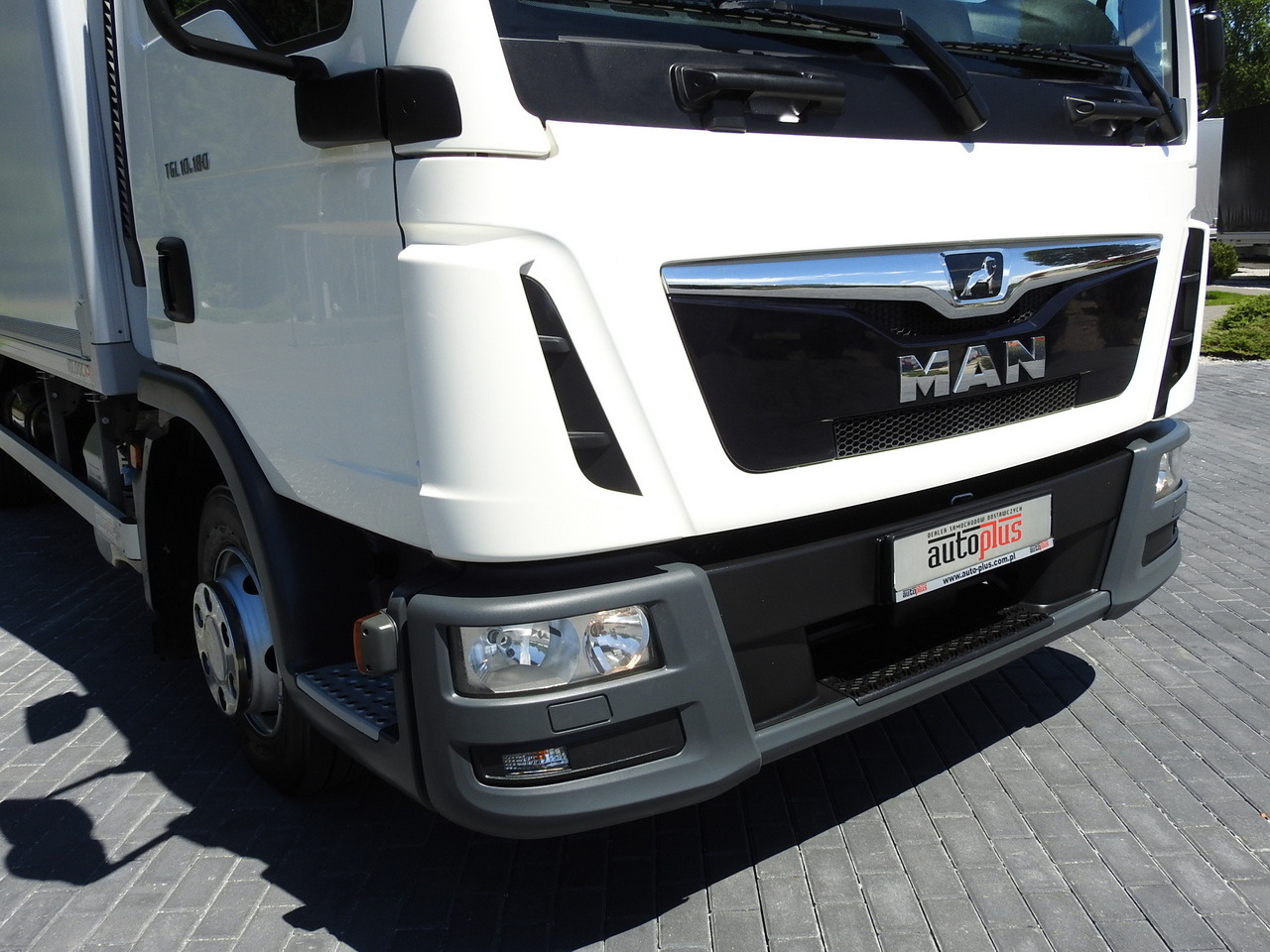 Chladírenský nákladní automobil MAN TGL 10.180 REGRIGERATOR BOX -20*C 11 PALLETS POWER SUPPLY 230V AIR CONDITIONING PNEUMATICS TWIN WHEELS  180HP: obrázek 19