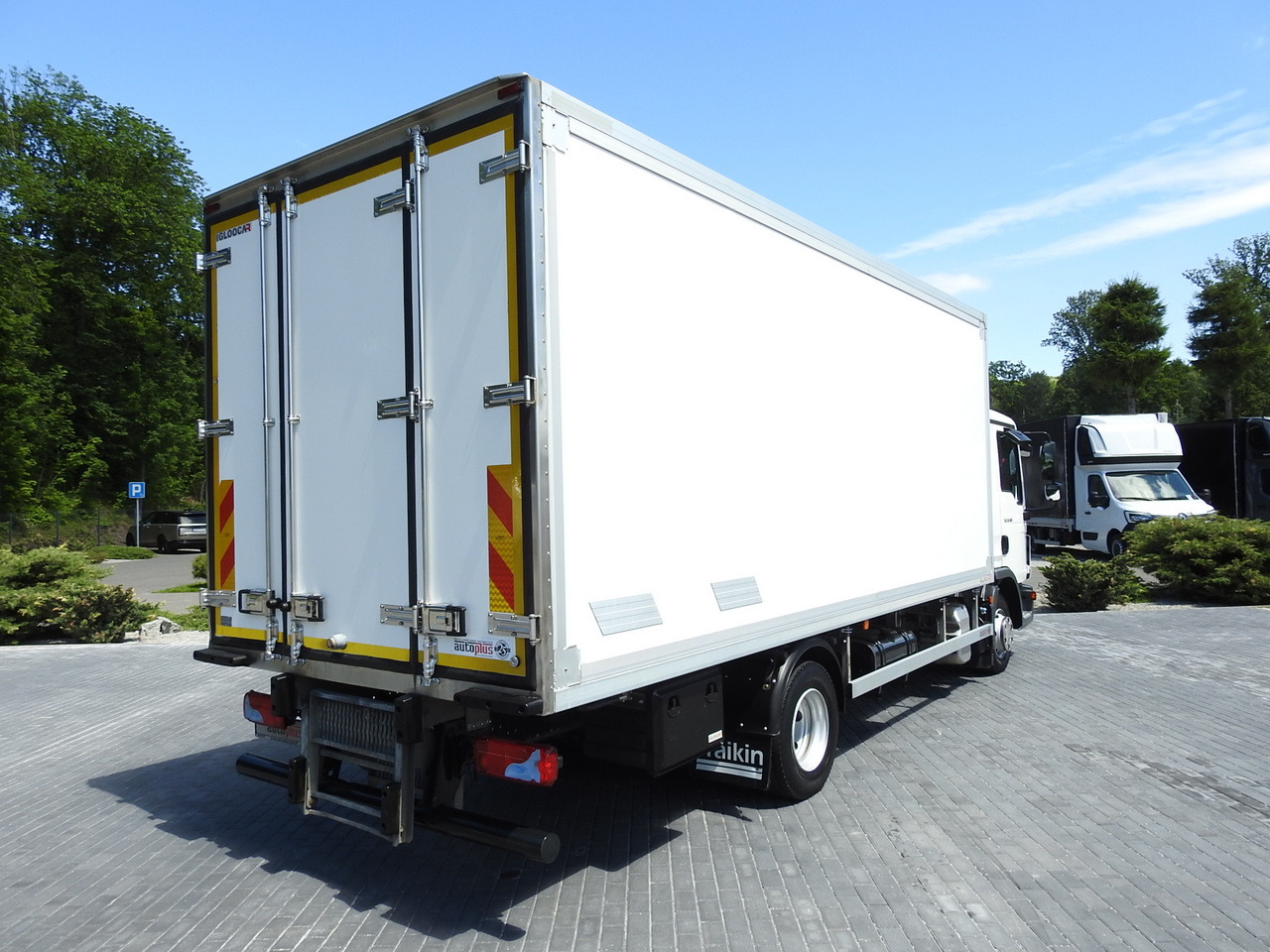 MAN TGL 10.180 REGRIGERATOR BOX -20*C 11 PALLETS POWER SUPPLY 230V AIR CONDITIONING PNEUMATICS TWIN WHEELS 180HP - Chladírenský nákladní automobil: obrázek 3 MAN TGL 10.180 REGRIGERATOR BOX -20*C 11 PALLETS POWER SUPPLY 230V AIR CONDITIONING PNEUMATICS TWIN WHEELS 180HP - Chladírenský nákladní automobil: obrázek 3