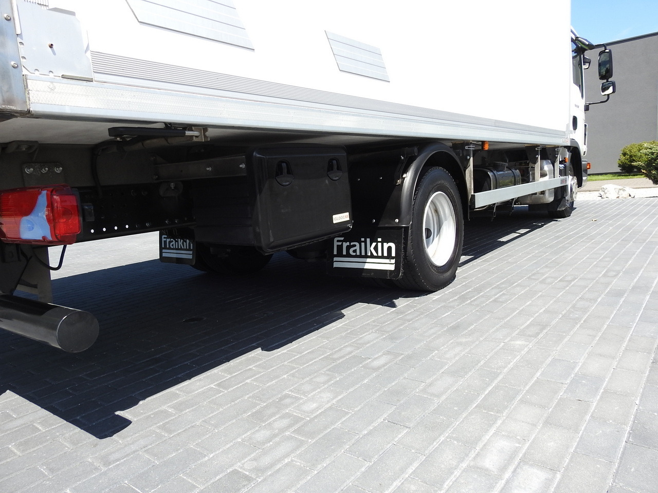 Chladírenský nákladní automobil MAN TGL 10.180 REGRIGERATOR BOX -20*C 11 PALLETS POWER SUPPLY 230V AIR CONDITIONING PNEUMATICS TWIN WHEELS  180HP: obrázek 18