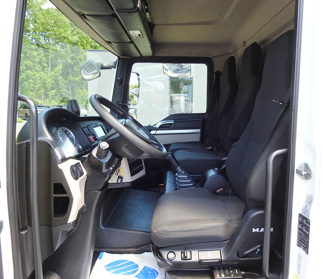 Chladírenský nákladní automobil MAN TGL 10.180 REGRIGERATOR BOX -20*C 11 PALLETS POWER SUPPLY 230V AIR CONDITIONING PNEUMATICS TWIN WHEELS  180HP: obrázek 33