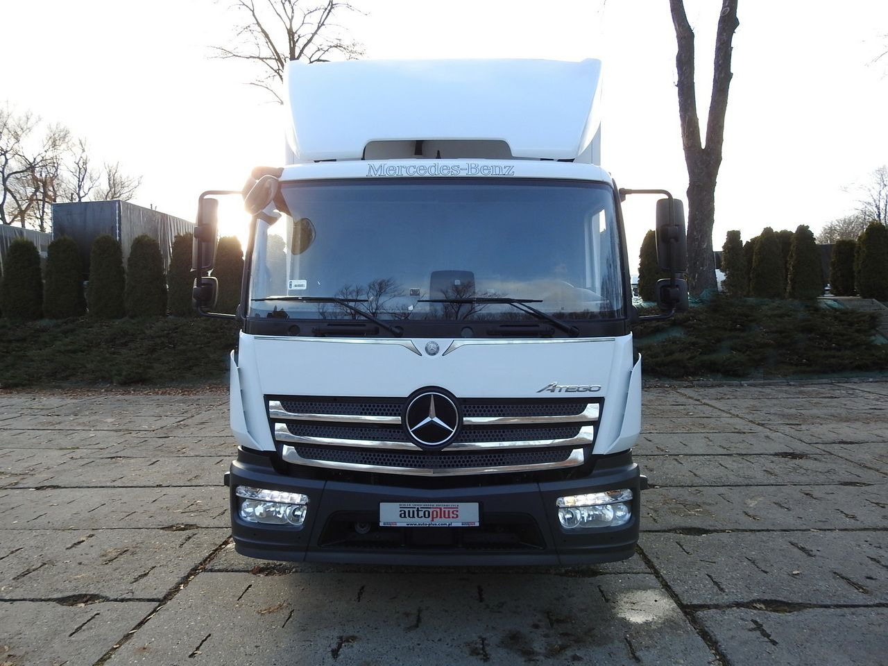MERCEDES ATEGO 12.24 REGRIGERATOR BOX -10*C LIFT 16 PALLETS HEATING FUNCTION WEBASTO CRUISE CONTROL PNEUMATICS AIR CONDITIONING 240HP - Chladírenský nákladní automobil: obrázek 5 MERCEDES ATEGO 12.24 REGRIGERATOR BOX -10*C LIFT 16 PALLETS HEATING FUNCTION WEBASTO CRUISE CONTROL PNEUMATICS AIR CONDITIONING 240HP - Chladírenský nákladní automobil: obrázek 5