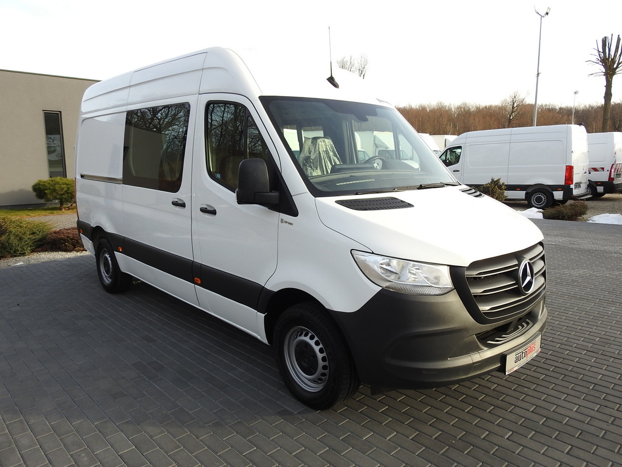 MERCEDES SPRINTER 314 BOX DELIVERY VAN 6 SEATS CRUISE CONTROL AIR CONDITIONING 140HP - Furgon: obrázek 4 MERCEDES SPRINTER 314 BOX DELIVERY VAN 6 SEATS CRUISE CONTROL AIR CONDITIONING 140HP - Furgon: obrázek 4