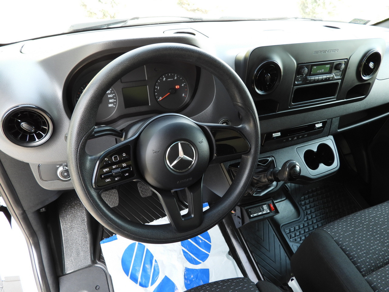 MERCEDES SPRINTER 316 REGRIGERATOR BOX 0*C LIFT 8 PALLETS CRUISE CONTROL PNEUMATICS AIR CONDITIONING 160HP - Chladící dodávka: obrázek 2 MERCEDES SPRINTER 316 REGRIGERATOR BOX 0*C LIFT 8 PALLETS CRUISE CONTROL PNEUMATICS AIR CONDITIONING 160HP - Chladící dodávka: obrázek 2